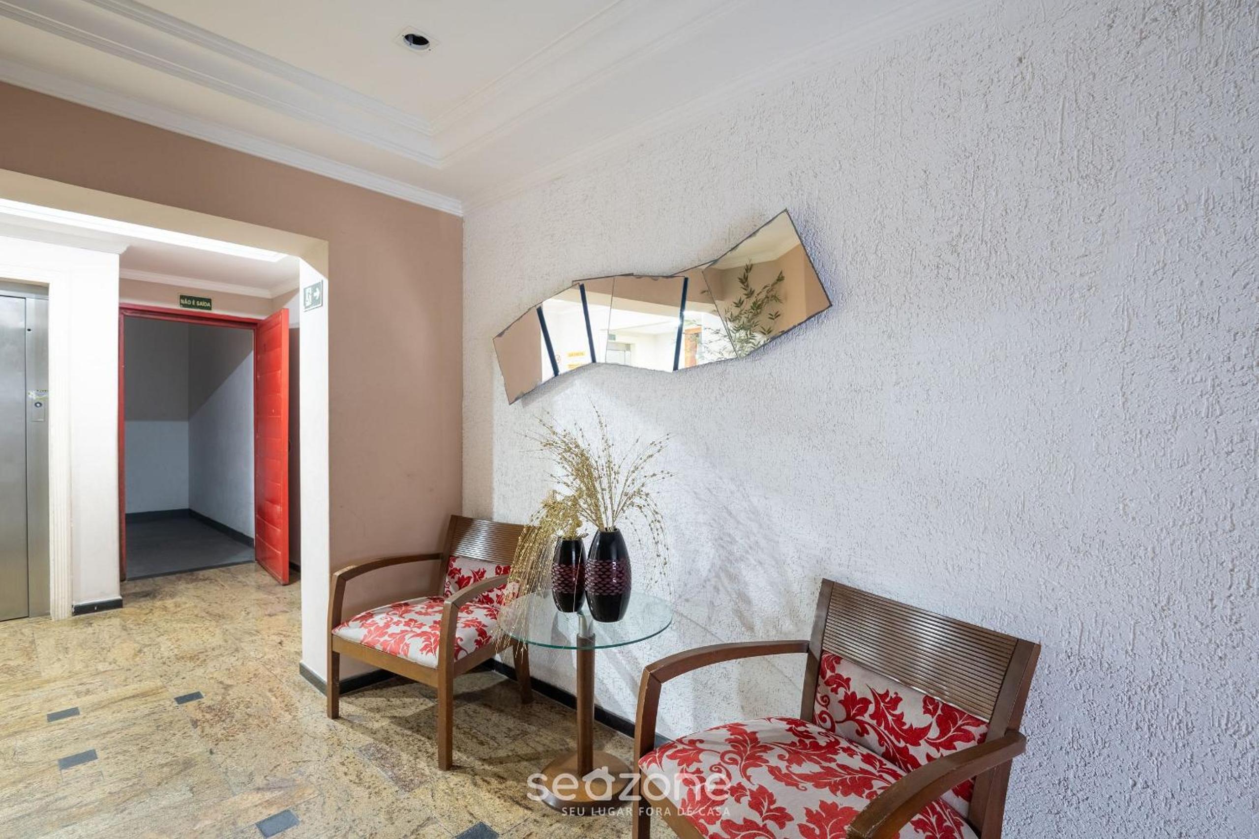 Comfort and sophistication just steps from Praia do Morro - DBH