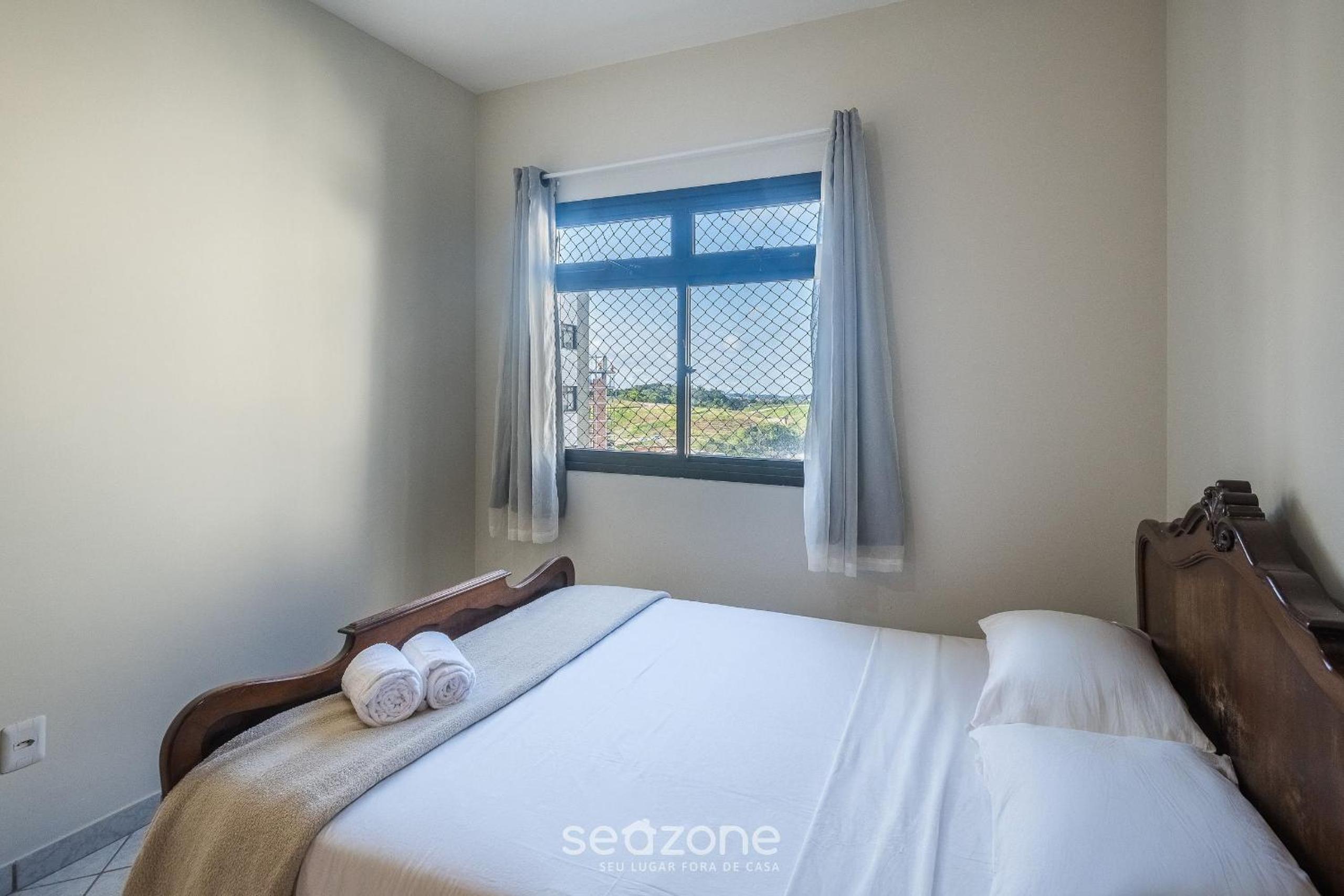 Comfort and sophistication just steps from Praia do Morro - DBH