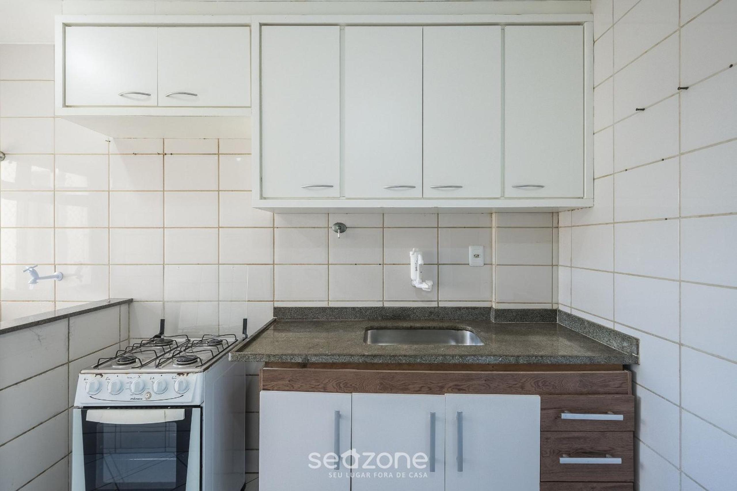 Comfort and sophistication just steps from Praia do Morro - DBH