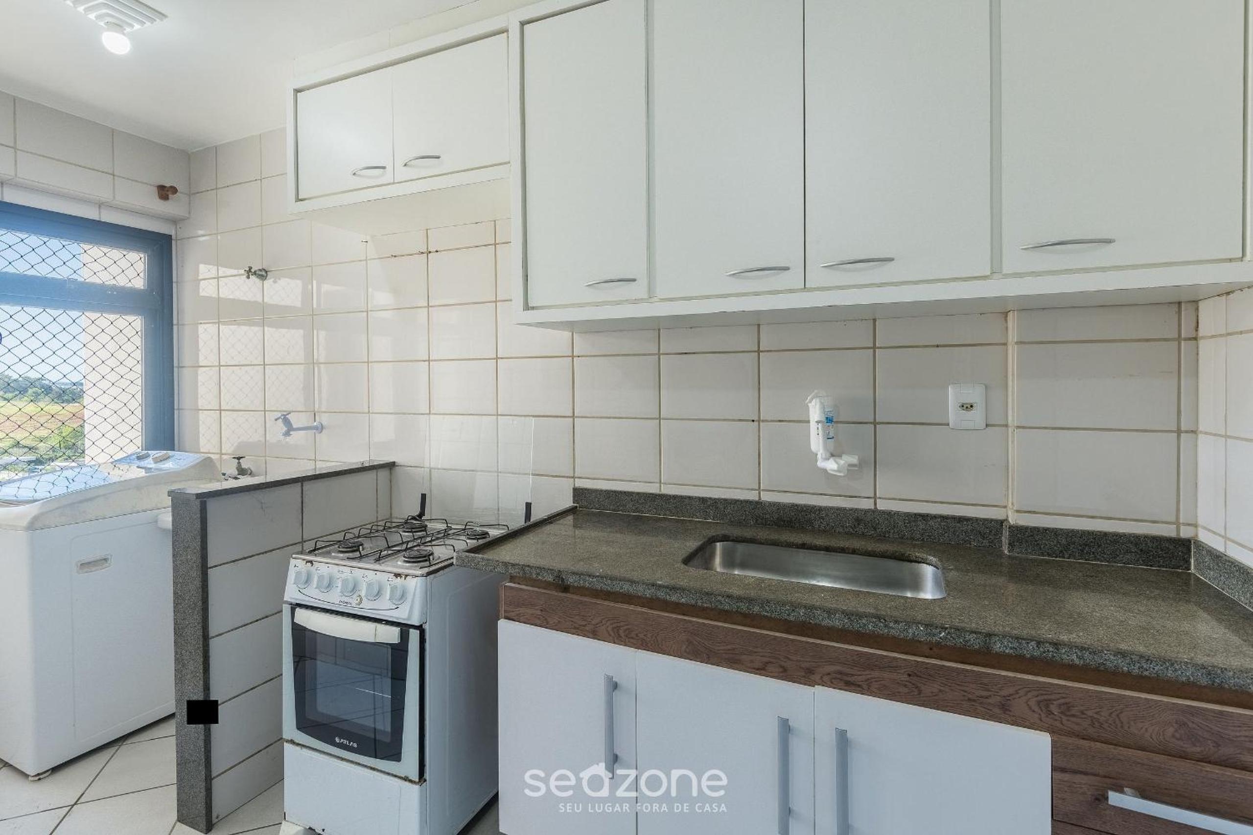 Comfort and sophistication just steps from Praia do Morro - DBH