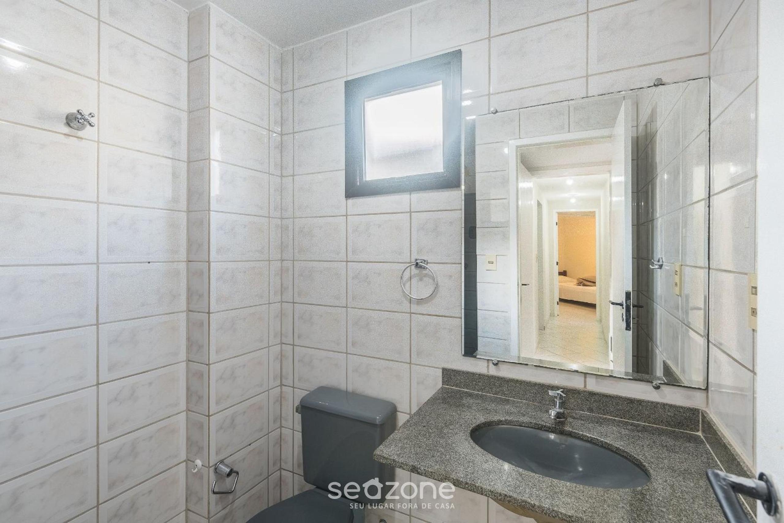 Comfort and sophistication just steps from Praia do Morro - DBH