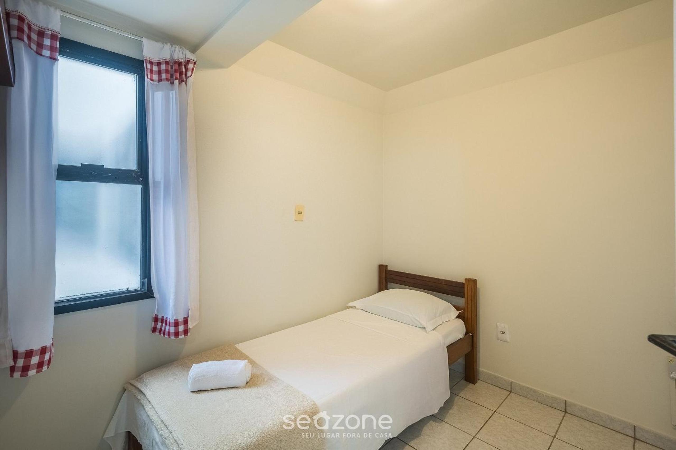 Comfort and sophistication just steps from Praia do Morro - DBH