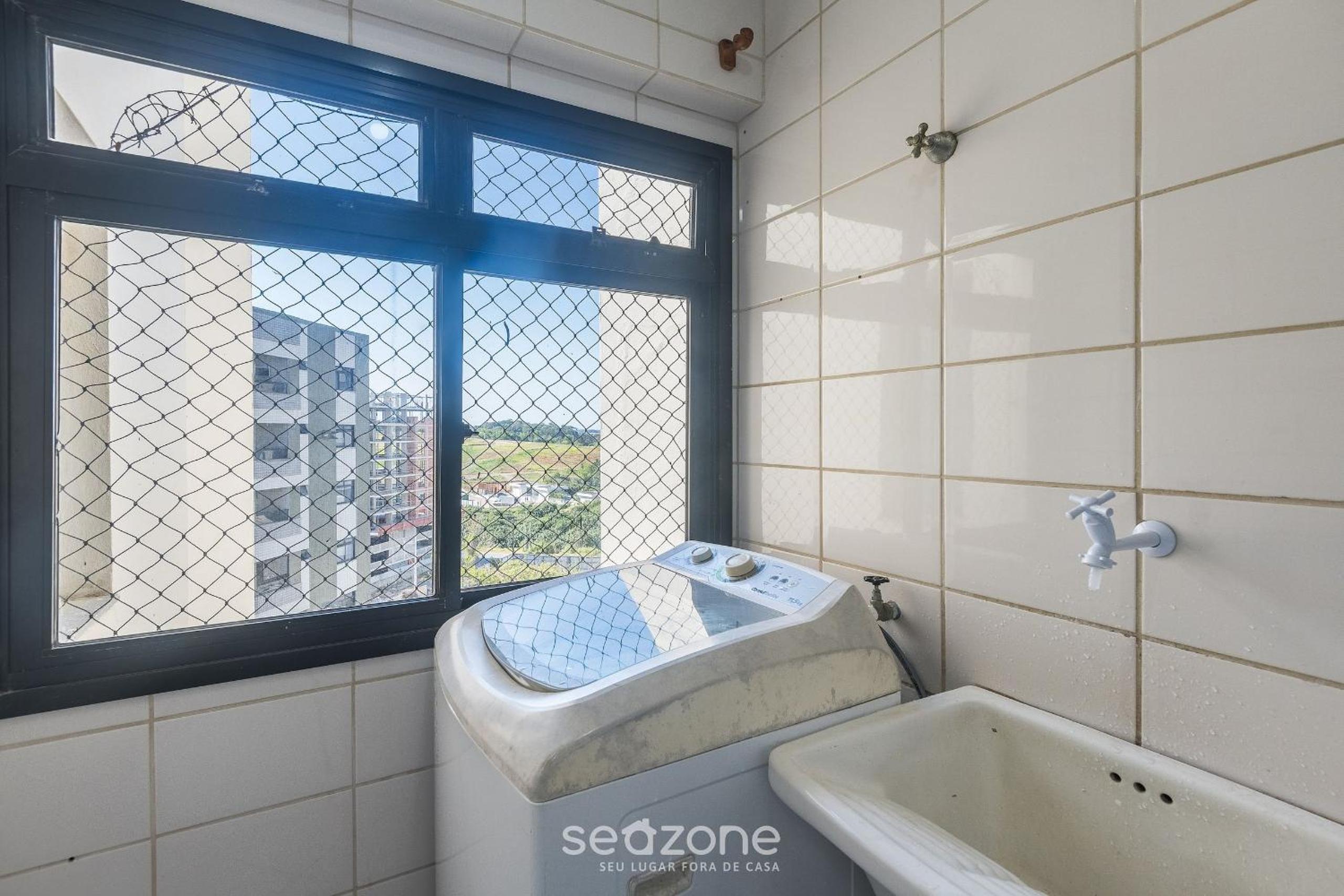 Comfort and sophistication just steps from Praia do Morro - DBH