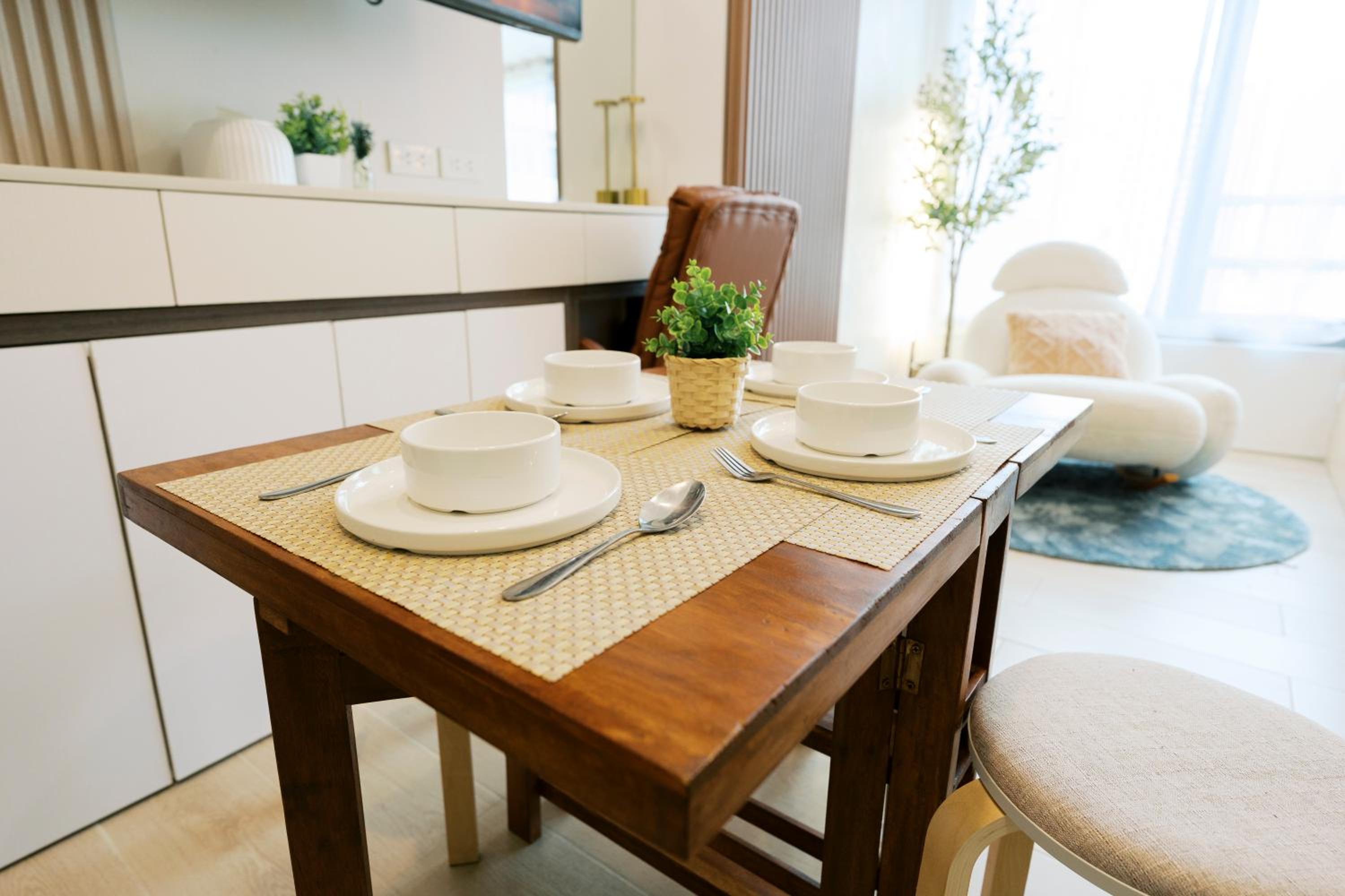 Breathtaking Eastwood City View, 3min walk to Malls, with Washer