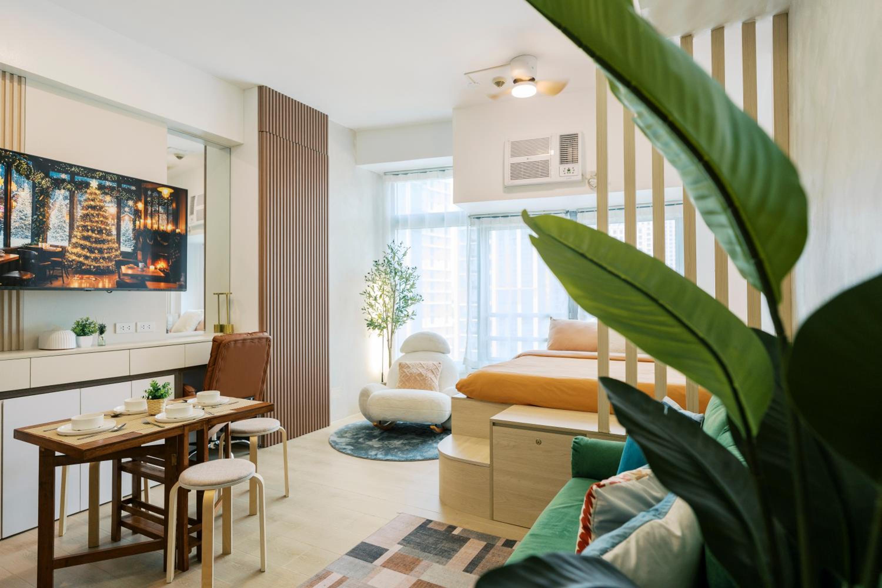 Breathtaking Eastwood City View, 3min walk to Malls, with Washer