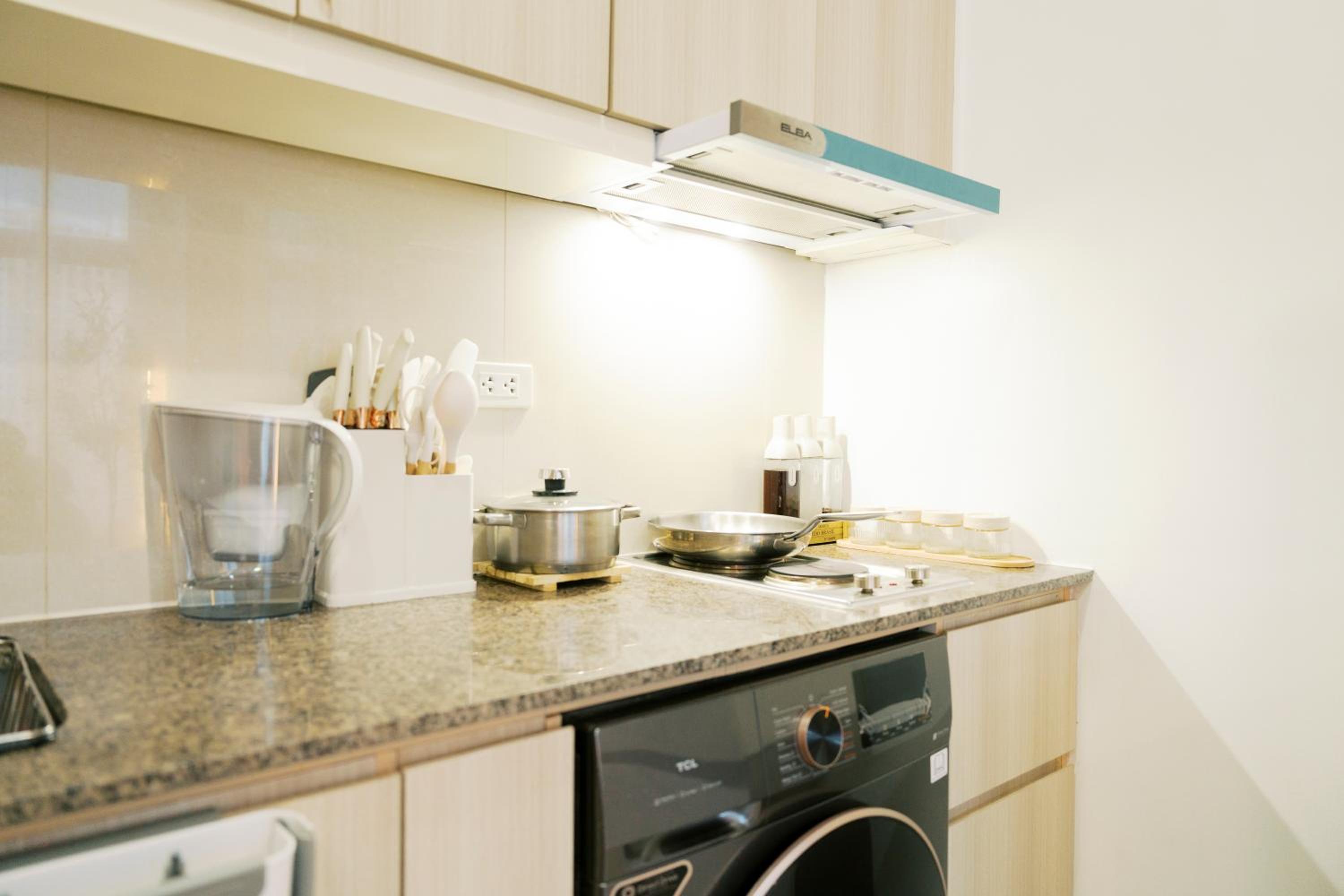 Breathtaking Eastwood City View, 3min walk to Malls, with Washer