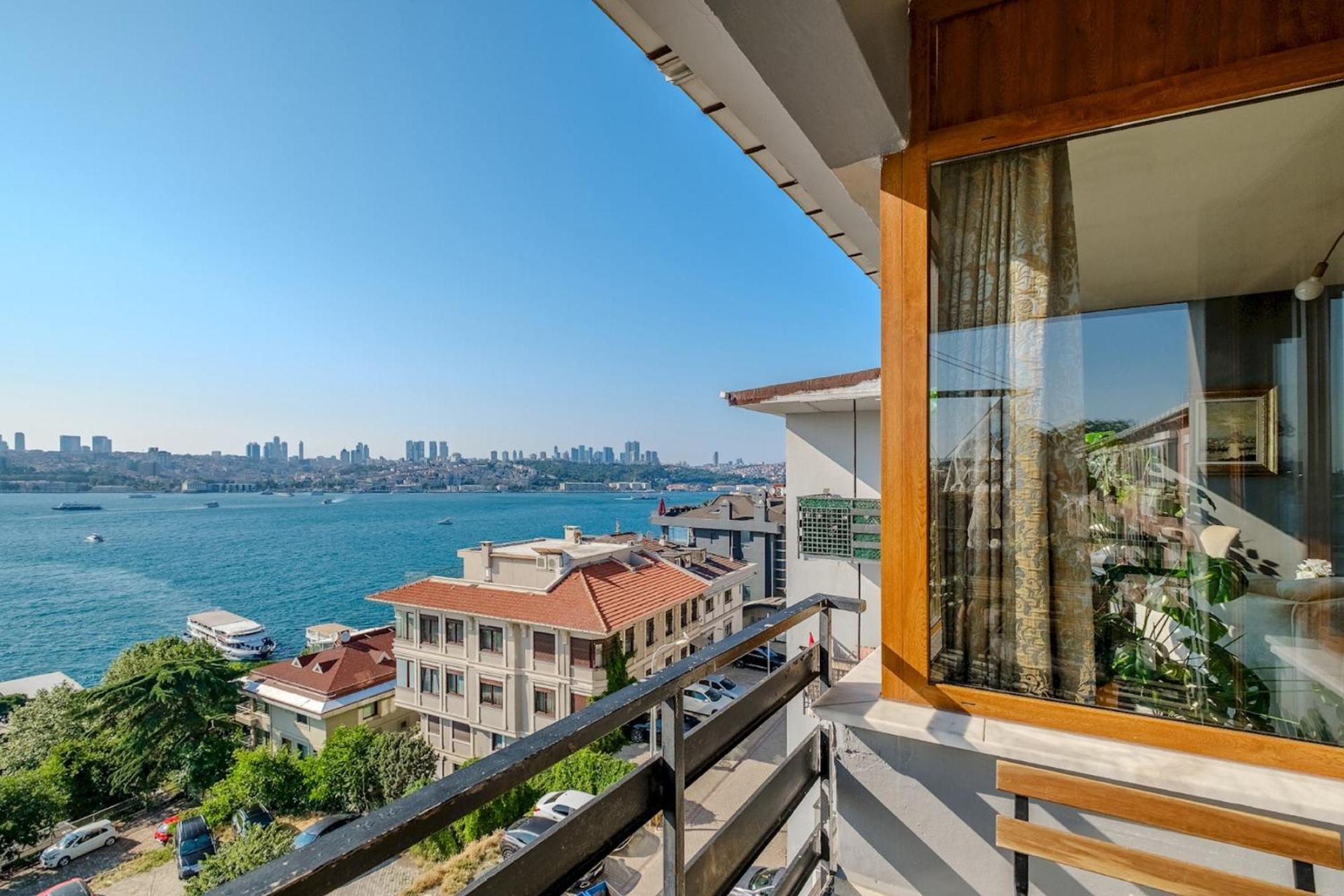 Duplex Flat w Panoramic Bosphorus View and Terrace