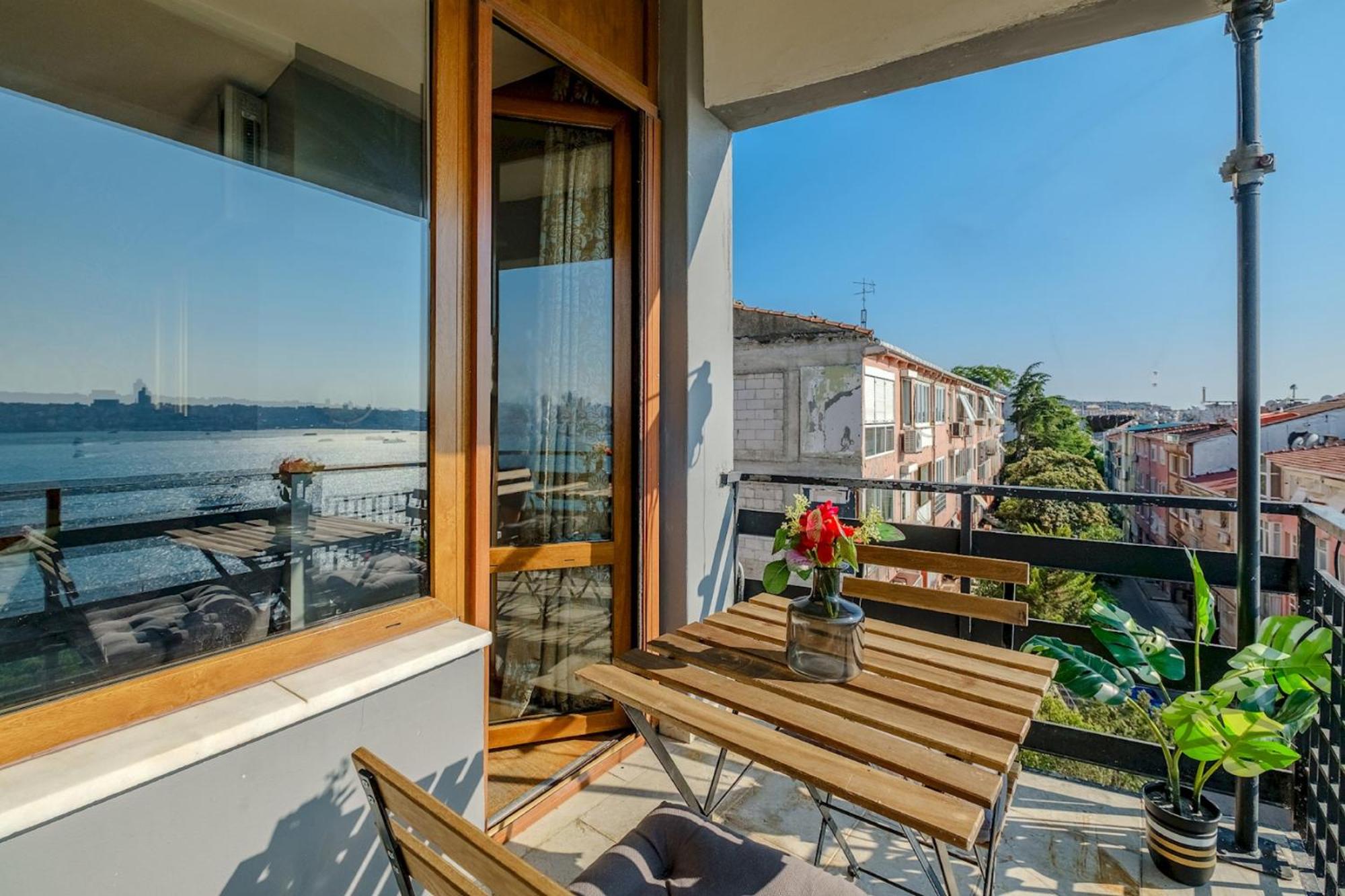 Duplex Flat w Panoramic Bosphorus View and Terrace