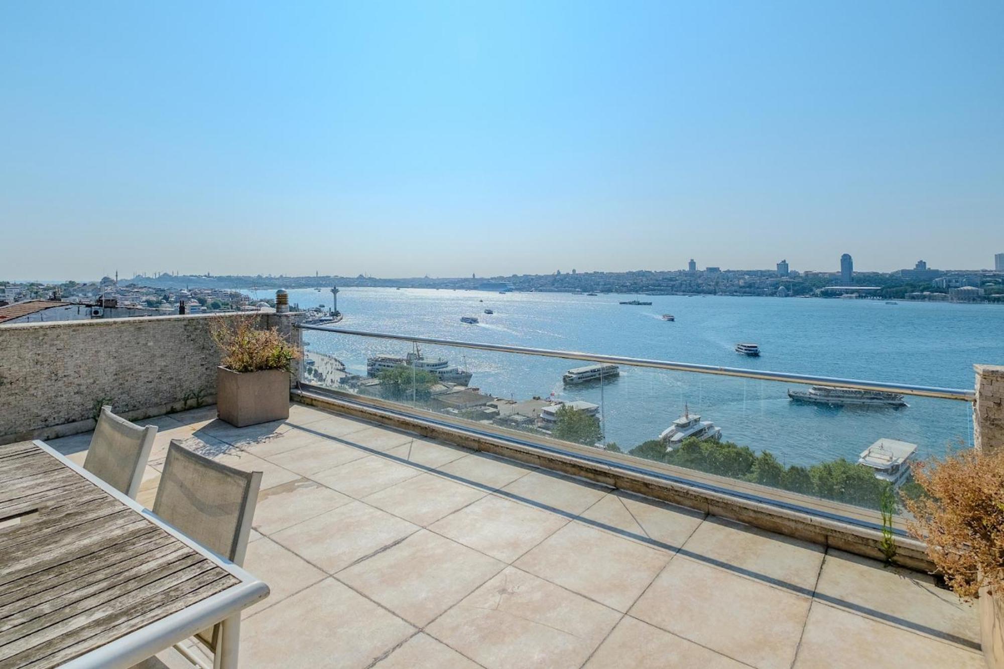 Duplex Flat w Panoramic Bosphorus View and Terrace