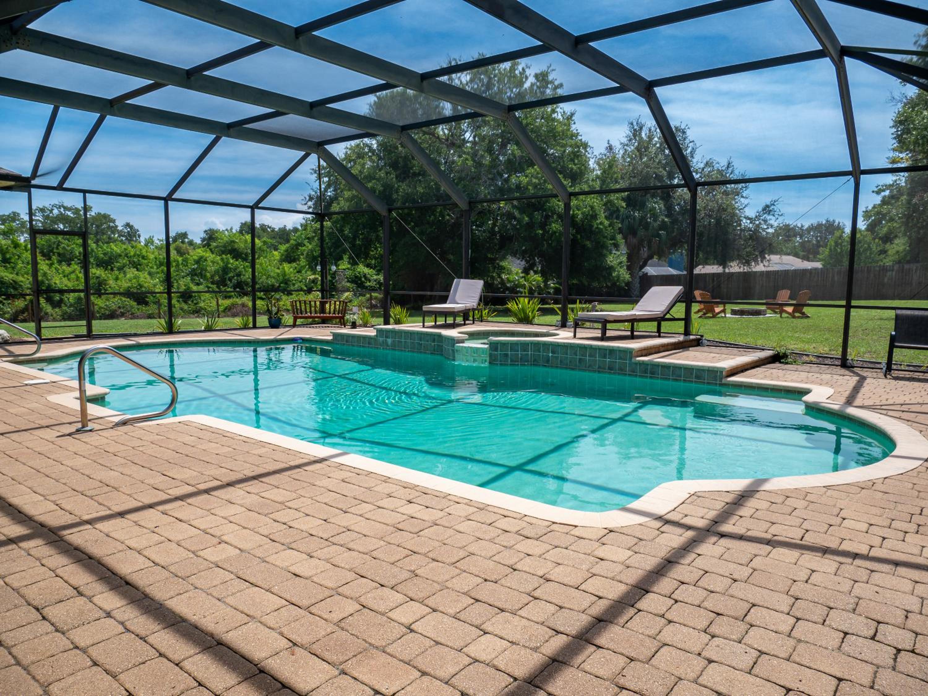 Private, Island Oases w Heated Pool & ahhh the spa!!