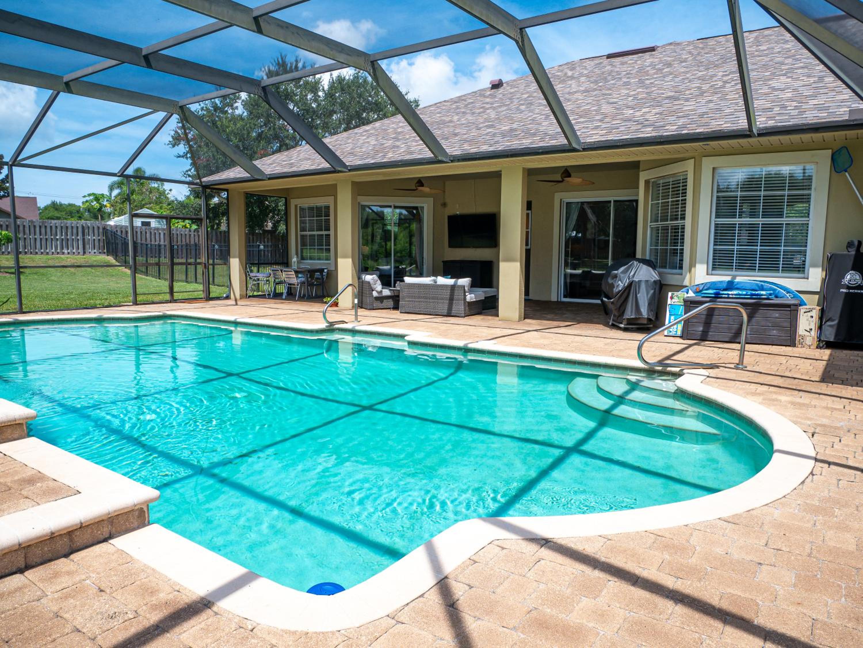 Private, Island Oases w Heated Pool & ahhh the spa!!