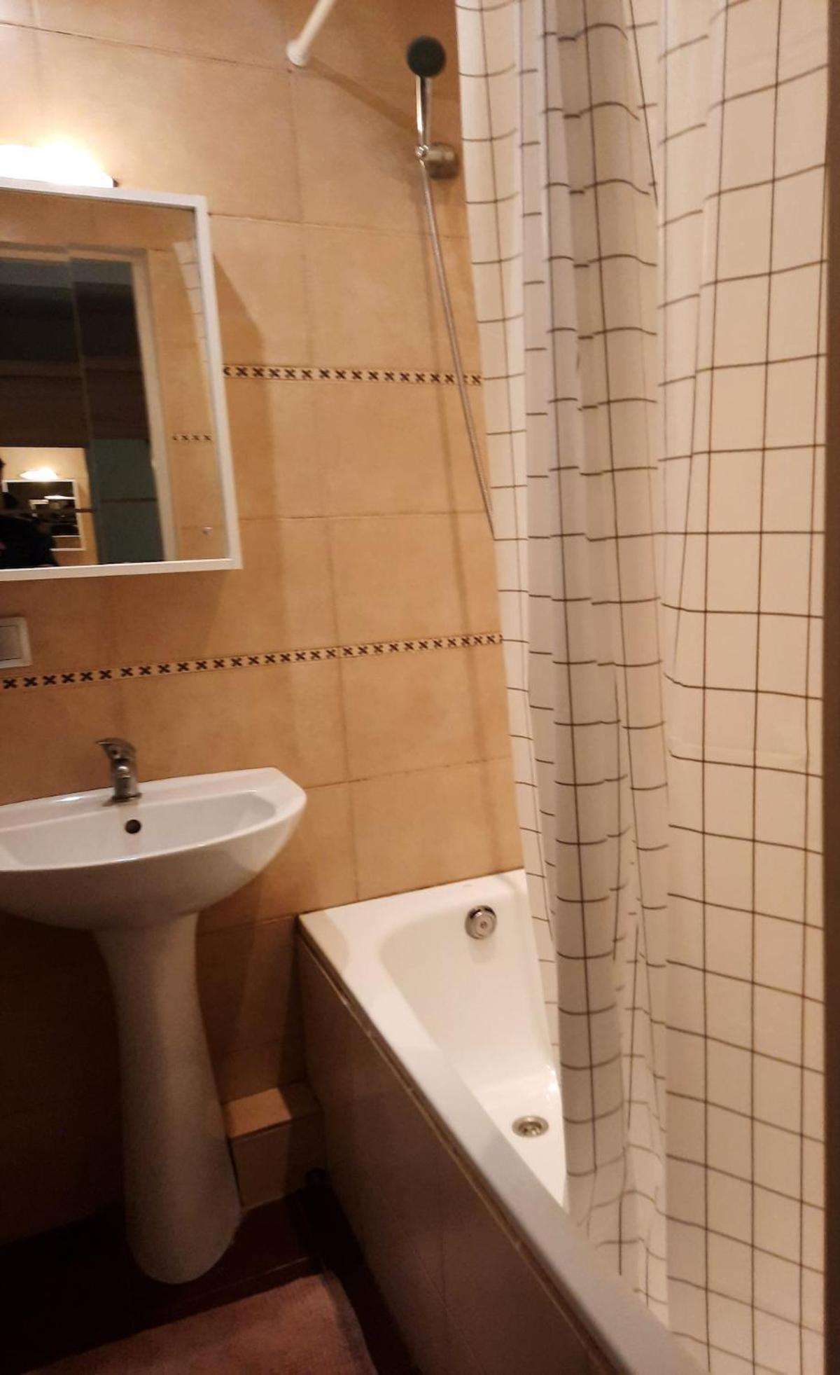 Cozy 2-Bedroom flat with Terrace & Parking by Alfa