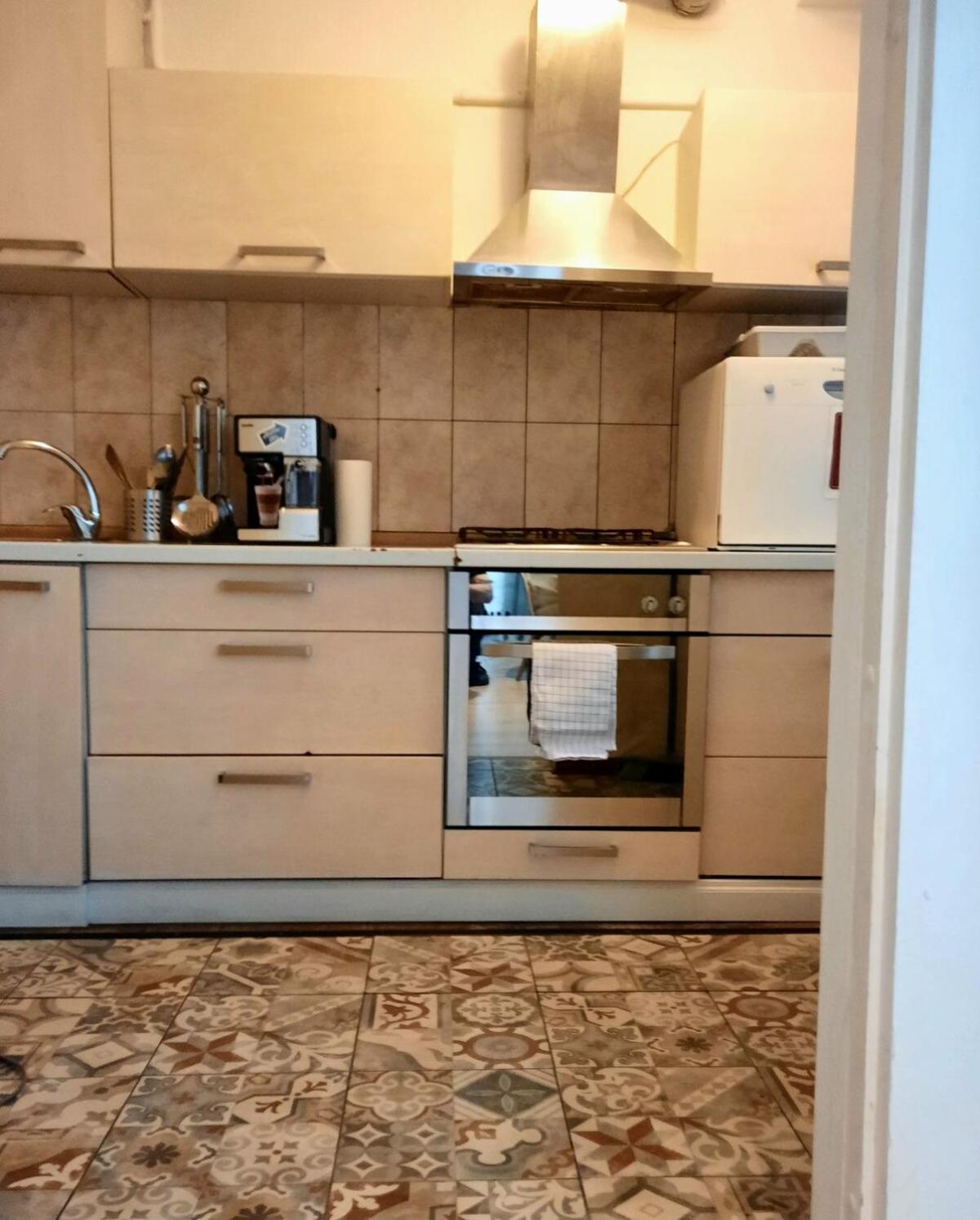 Cozy 2-Bedroom flat with Terrace & Parking by Alfa