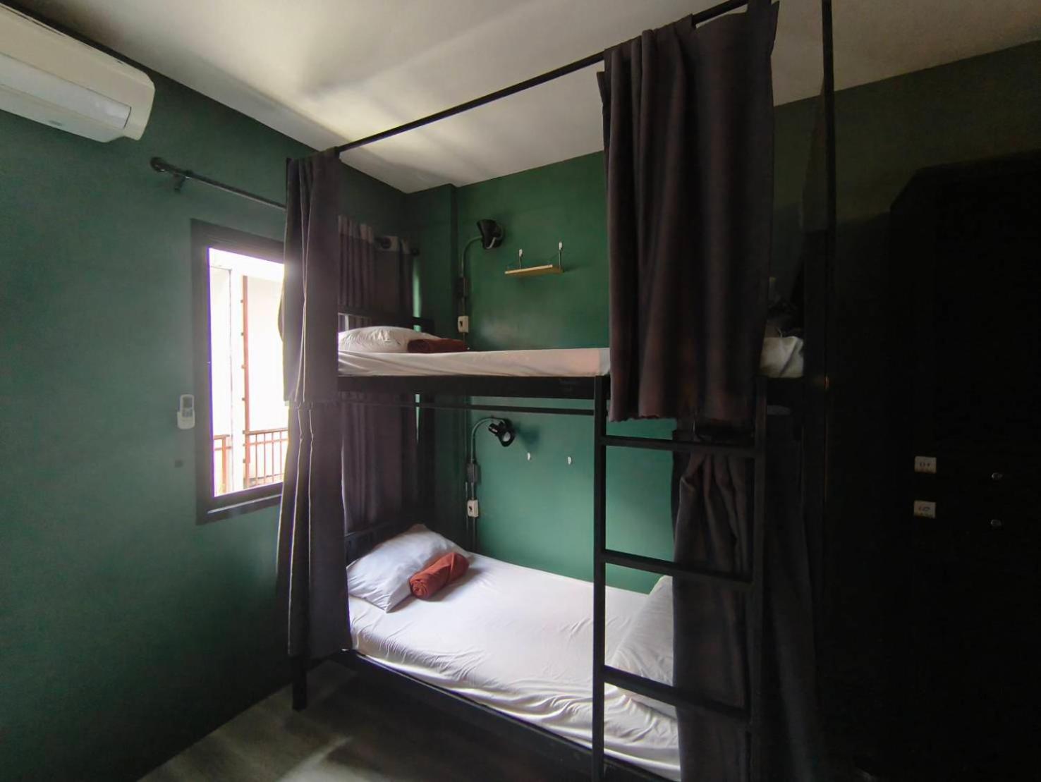 Nimman Nest Hostel & Cafe