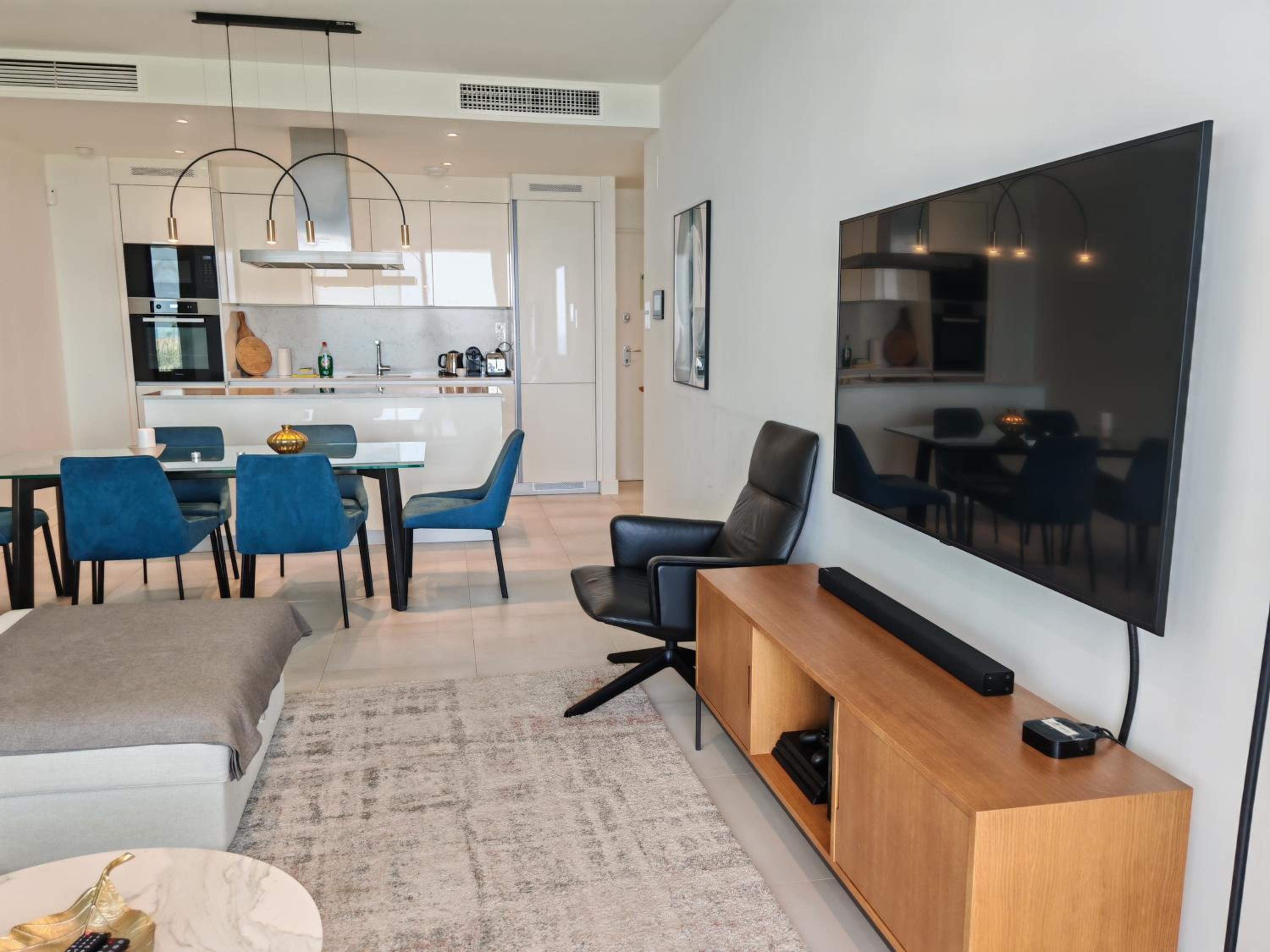 Luxury apartment with sea view and private pool at Santa Barbara Heights