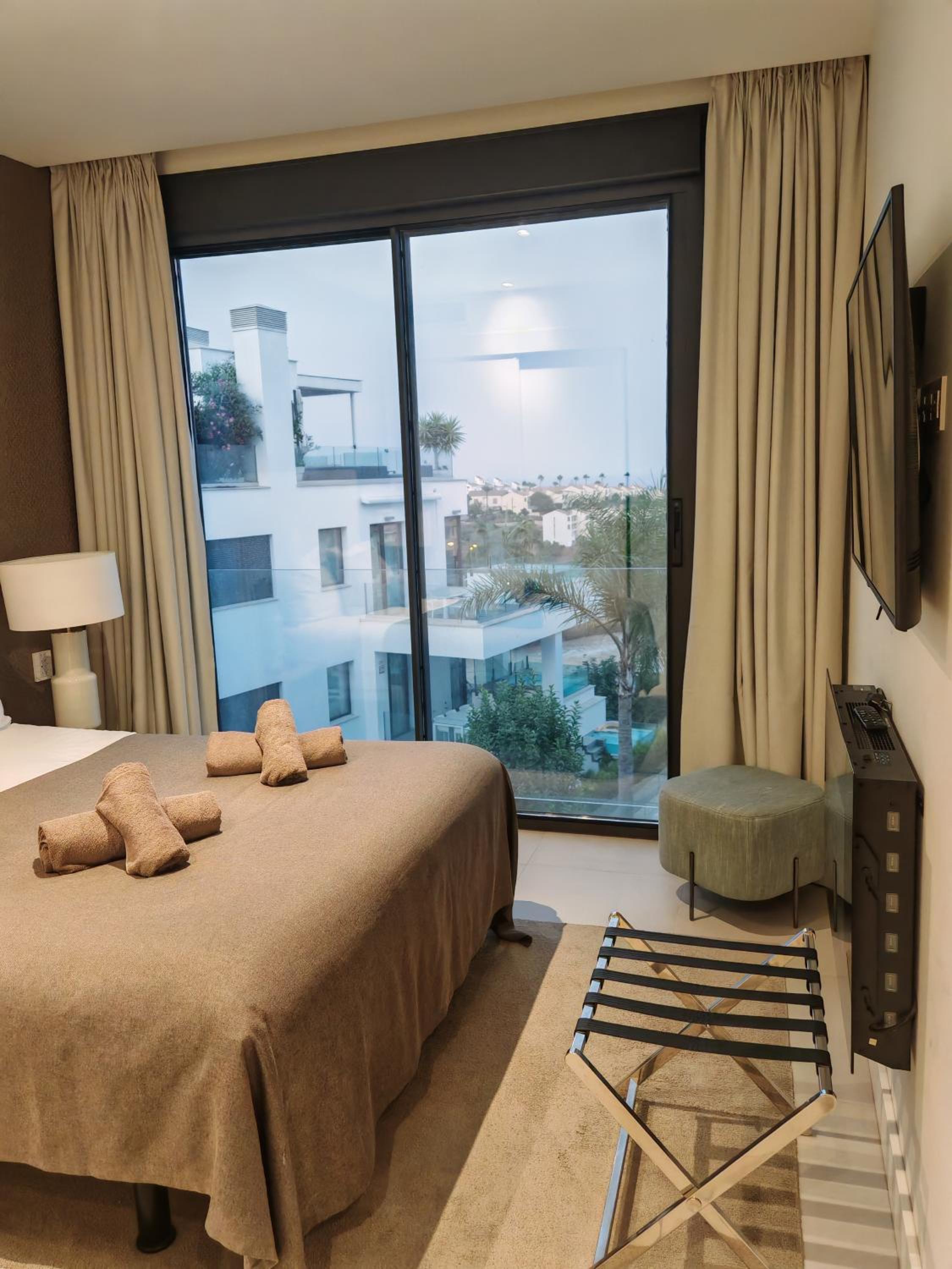 Luxury apartment with sea view and private pool at Santa Barbara Heights