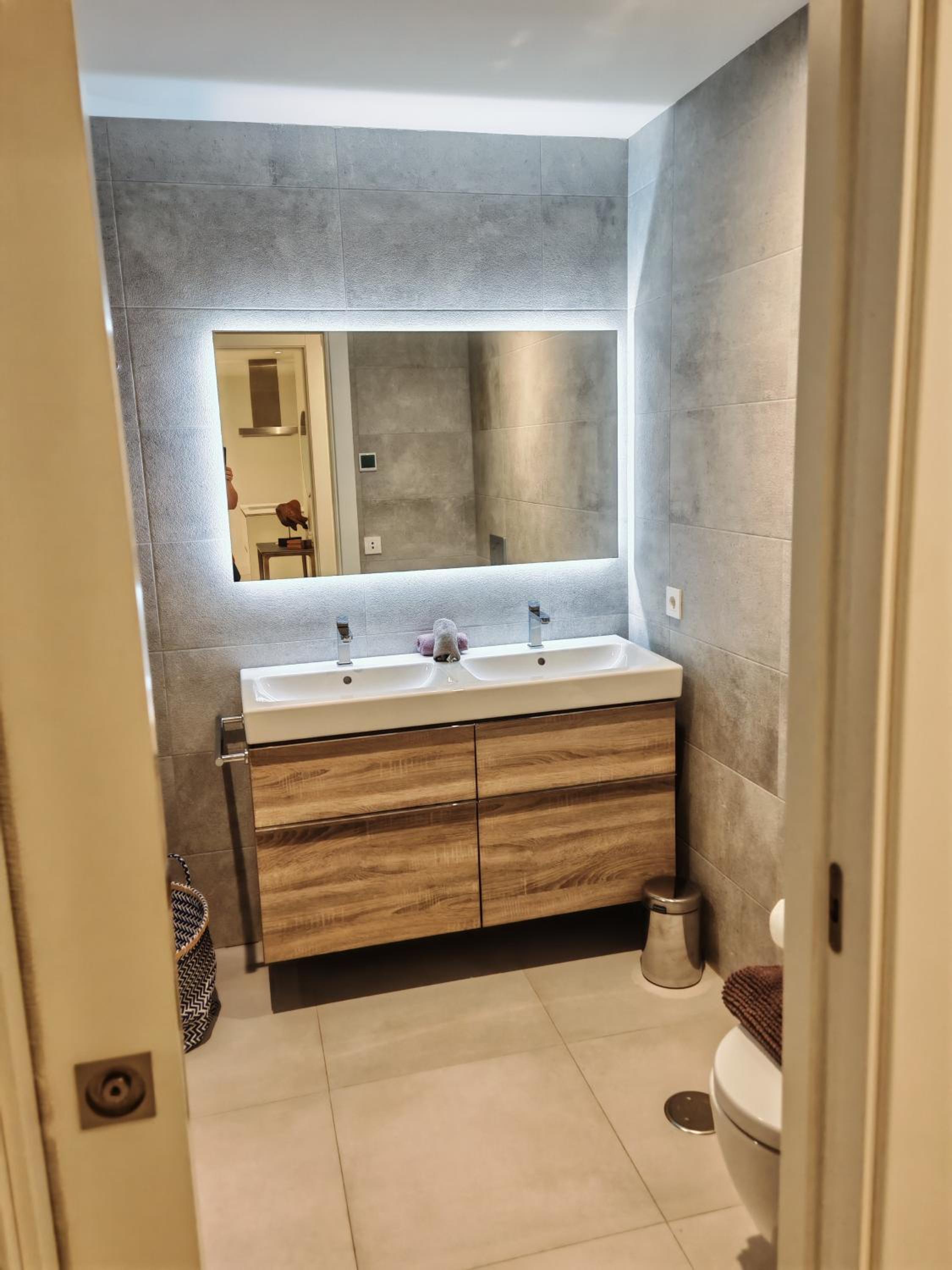 Luxury apartment with sea view and private pool at Santa Barbara Heights