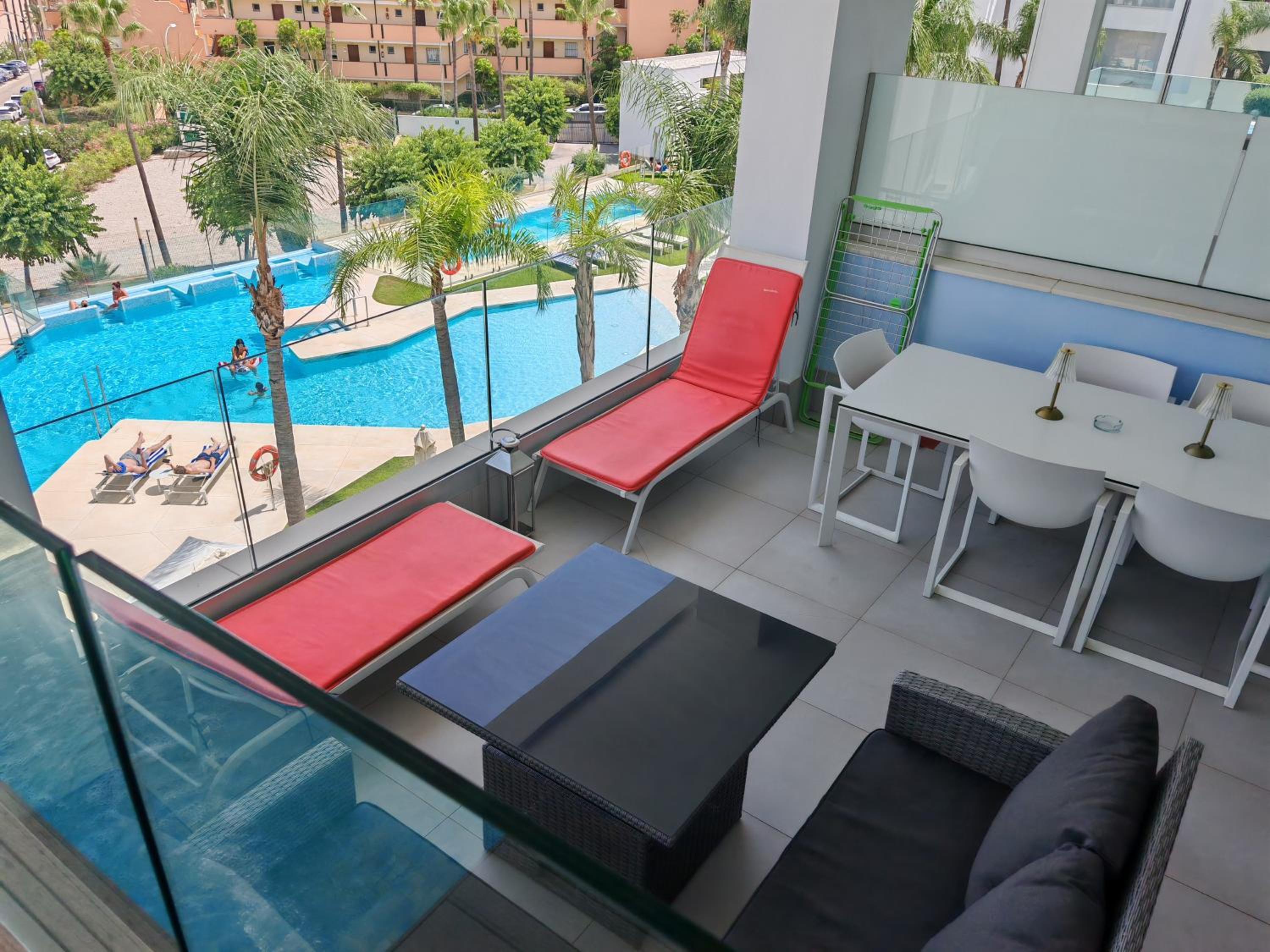 Luxury apartment with sea view and private pool at Santa Barbara Heights