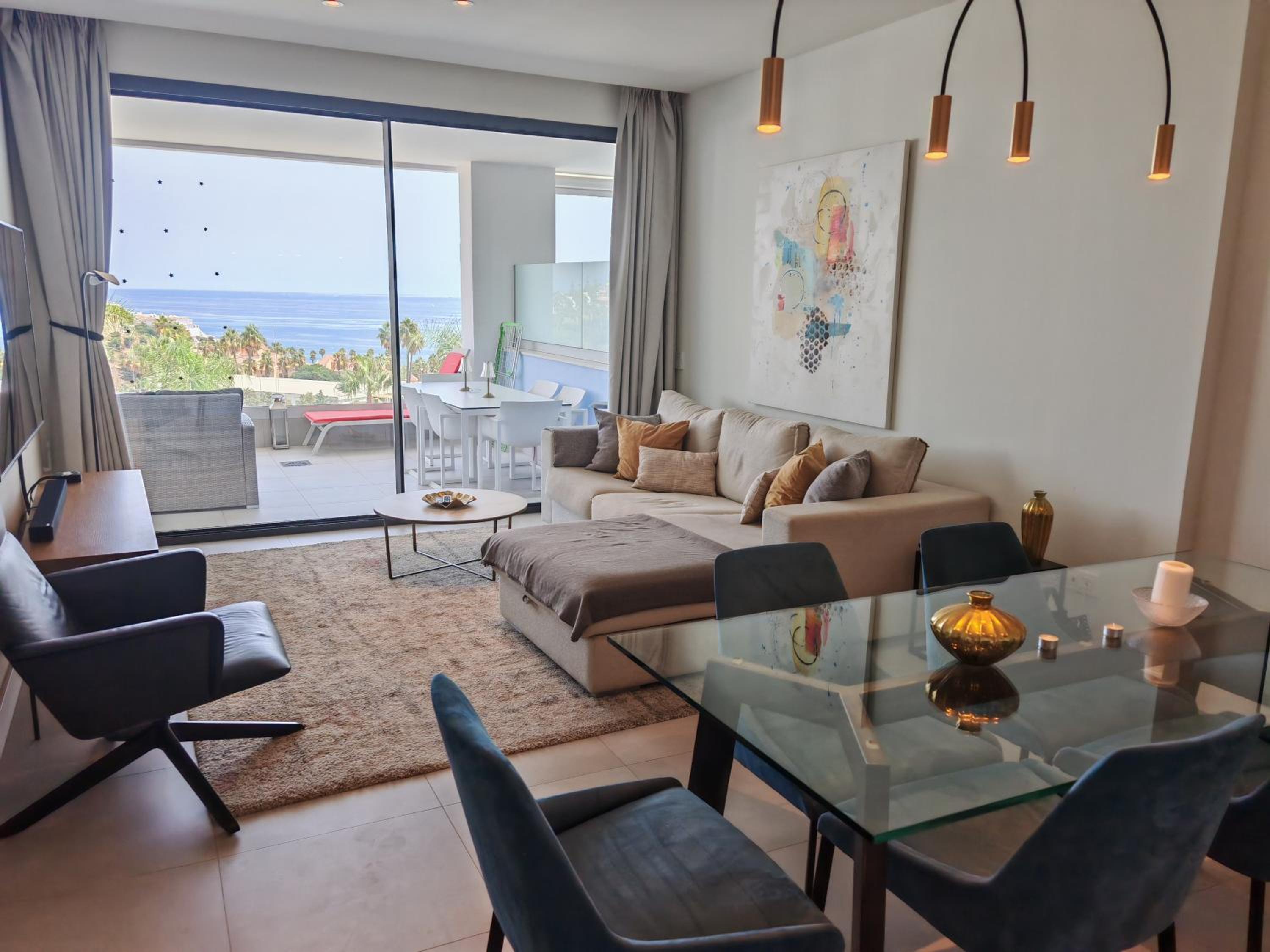 Luxury apartment with sea view and private pool at Santa Barbara Heights