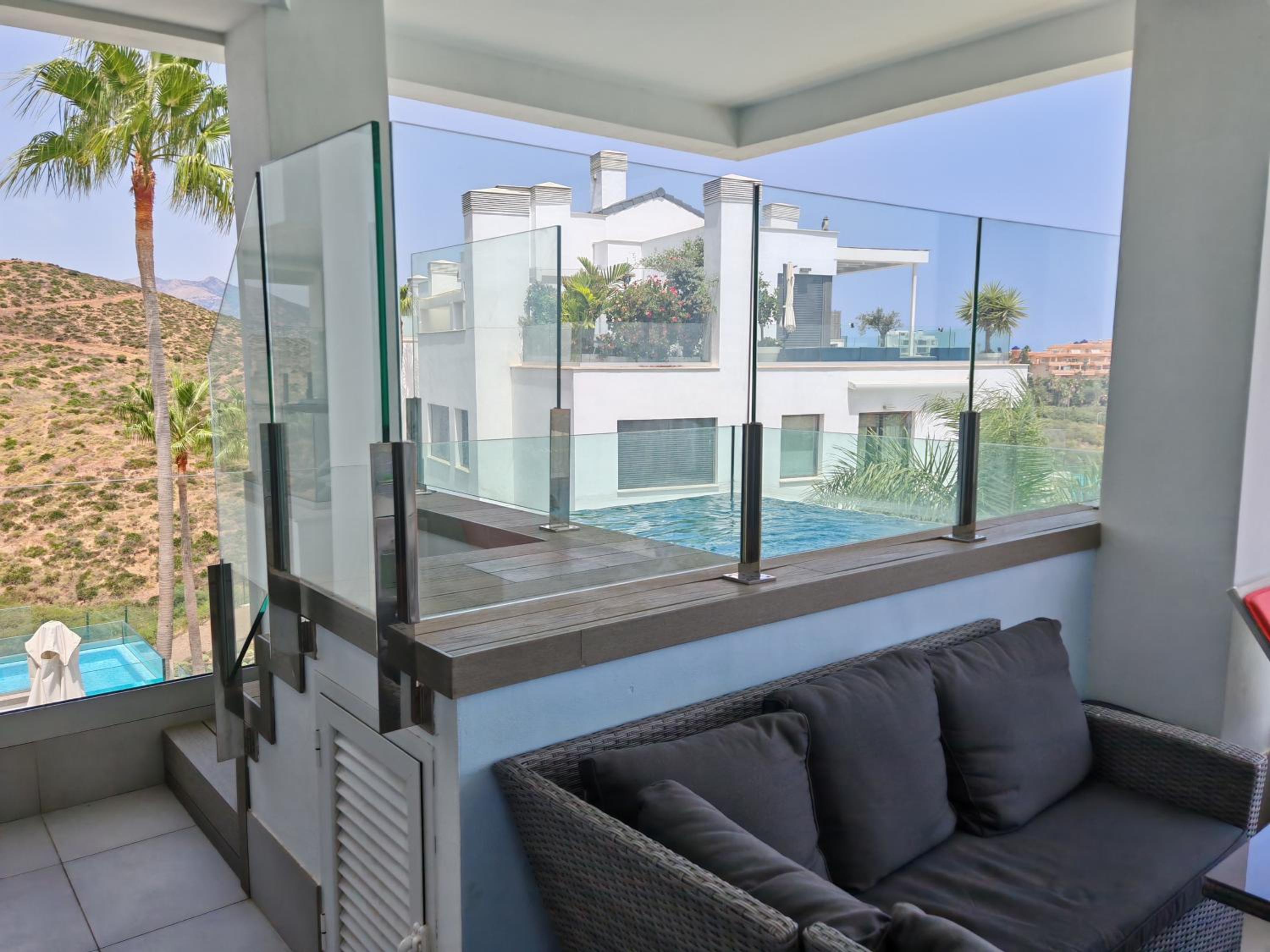 Luxury apartment with sea view and private pool at Santa Barbara Heights