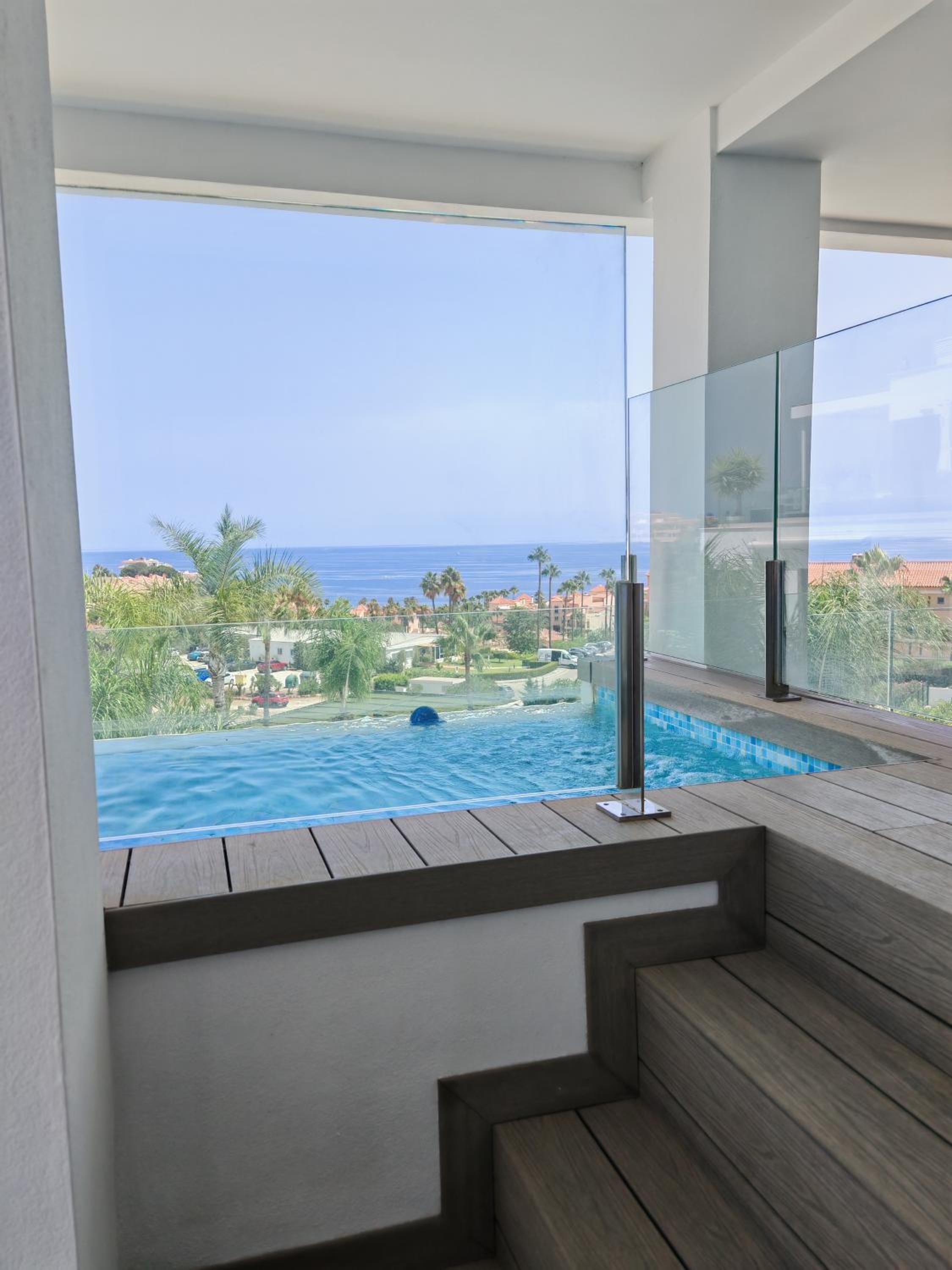 Luxury apartment with sea view and private pool at Santa Barbara Heights