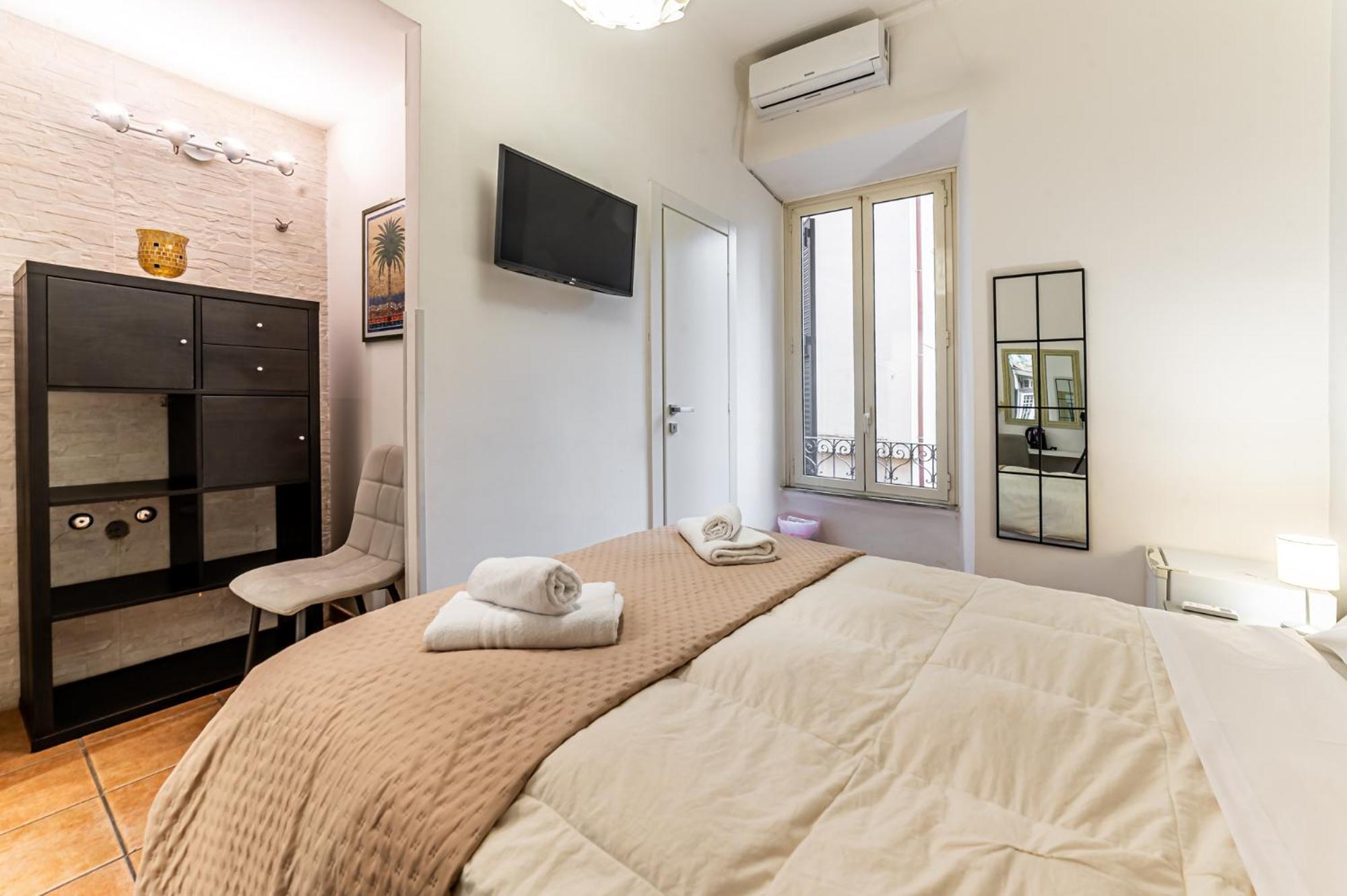 Cristel Rooms - Termini Train Station