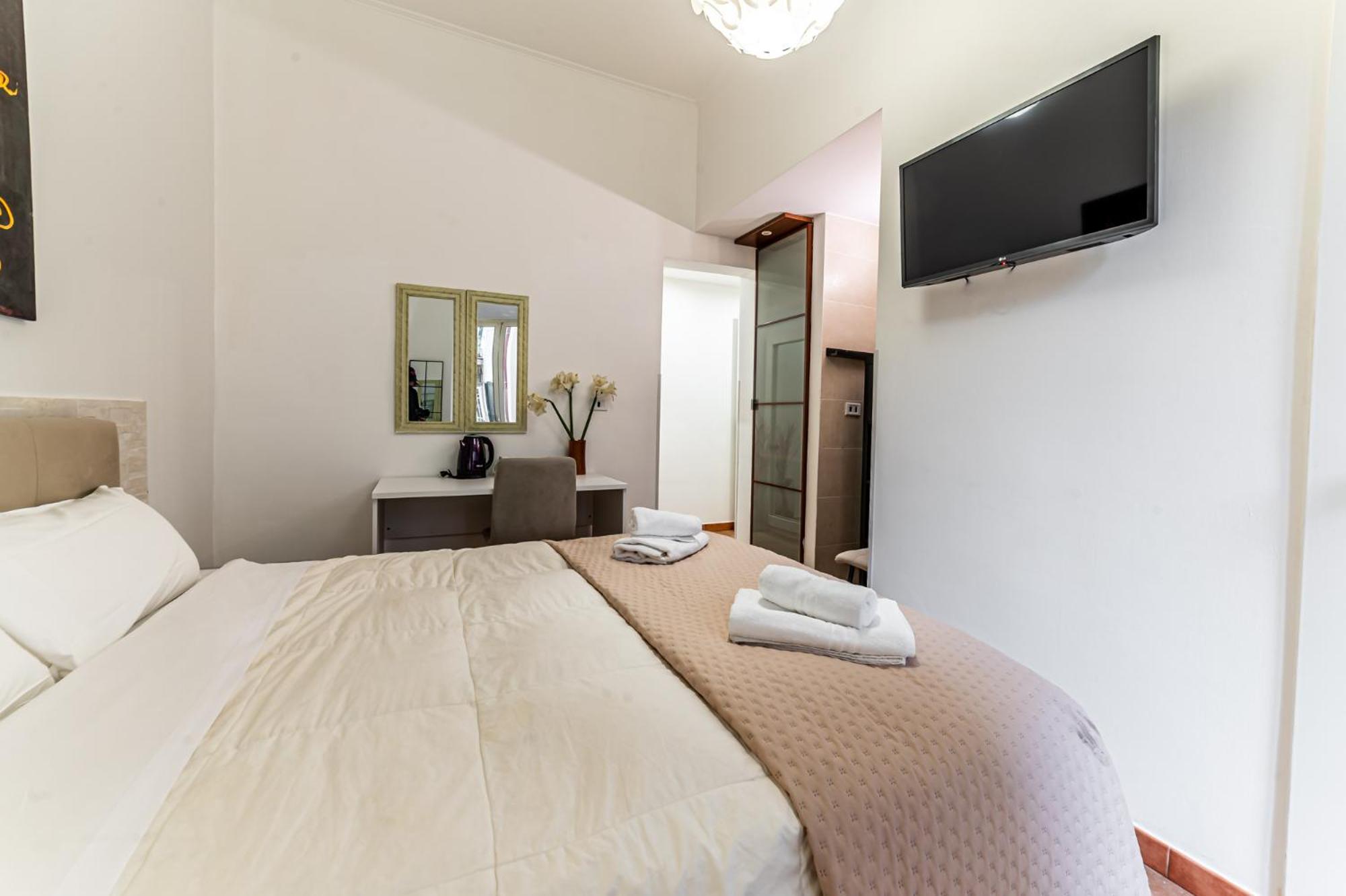 Cristel Rooms - Termini Train Station
