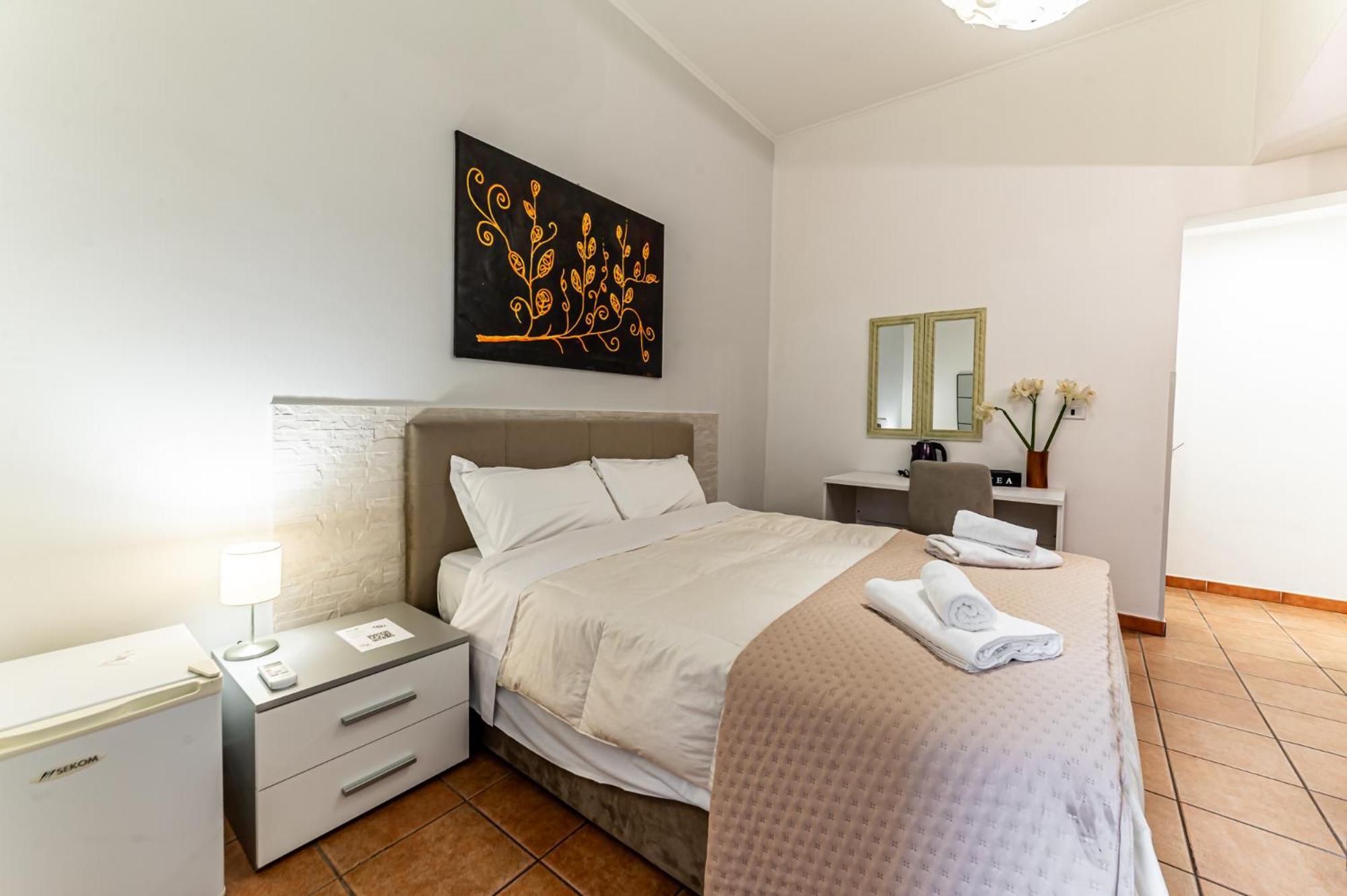 Cristel Rooms - Termini Train Station