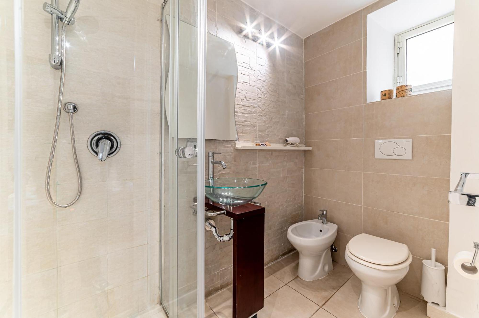 Cristel Rooms - Termini Train Station