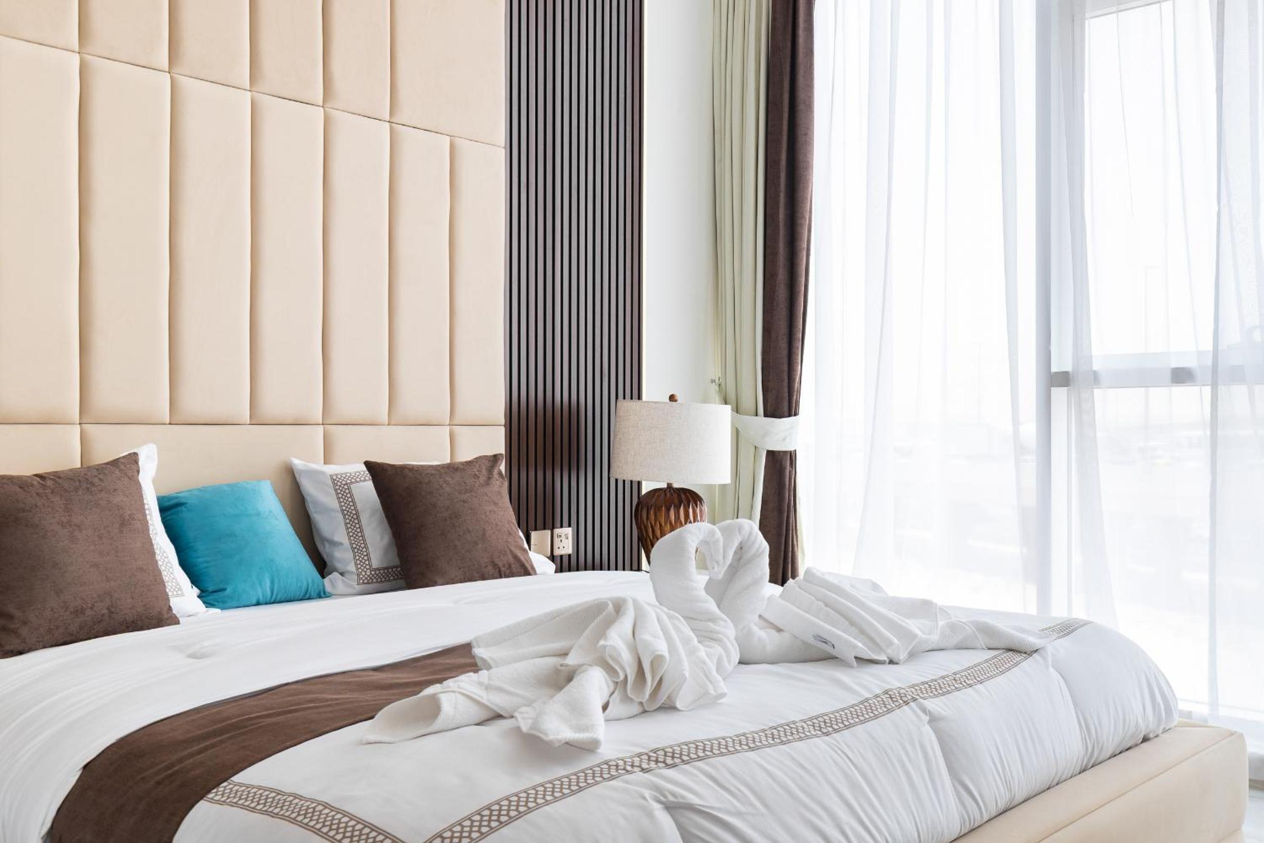 Luxury 3Br Apts with Private Pool in Gemz by Simply Comfort