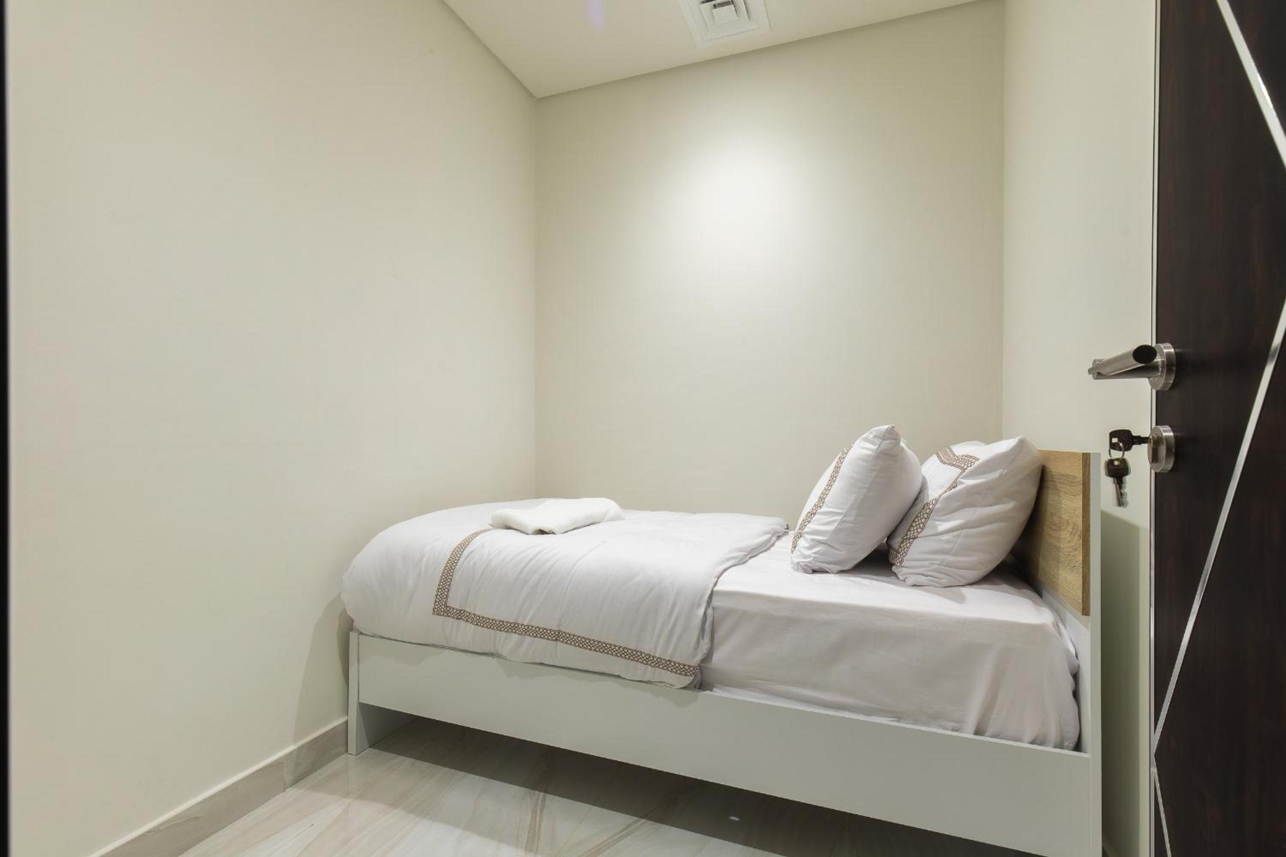 Luxury 3Br Apts with Private Pool in Gemz by Simply Comfort