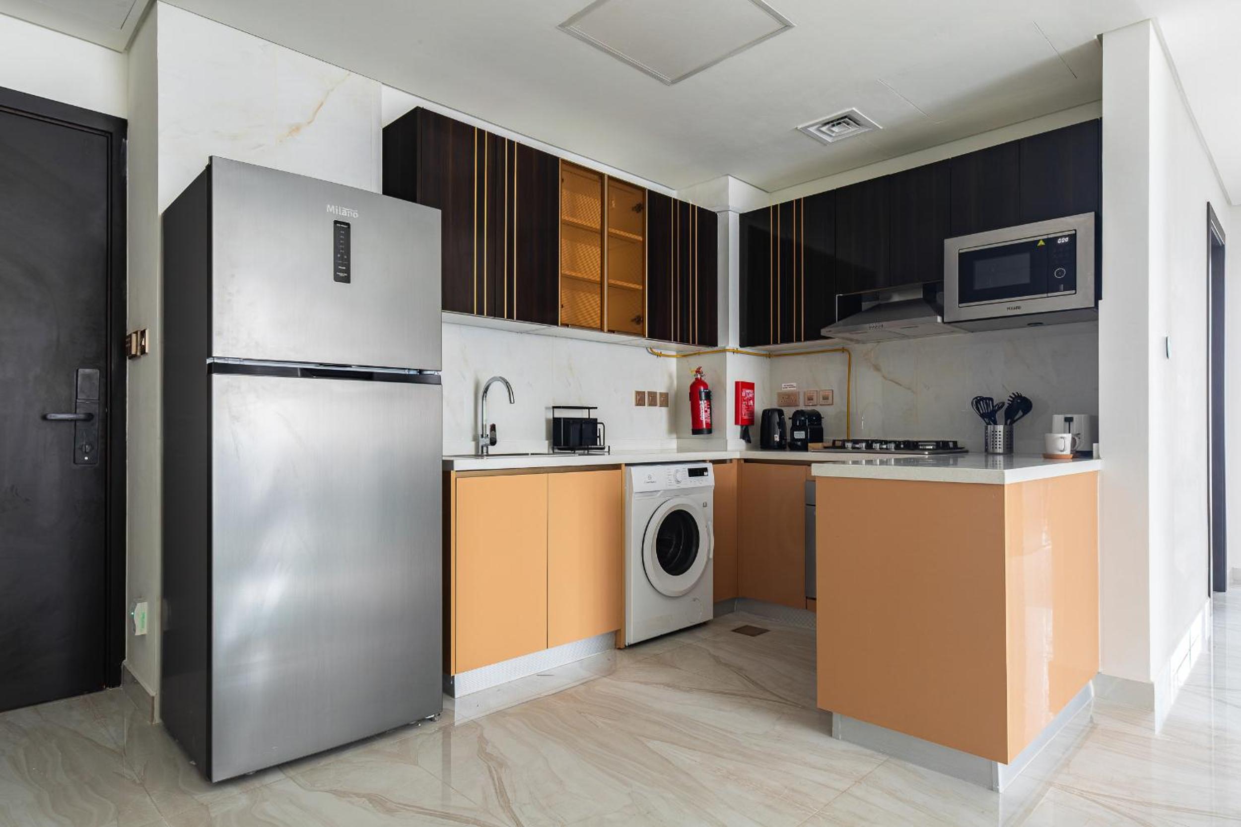 Luxury 3Br Apts with Private Pool in Gemz by Simply Comfort