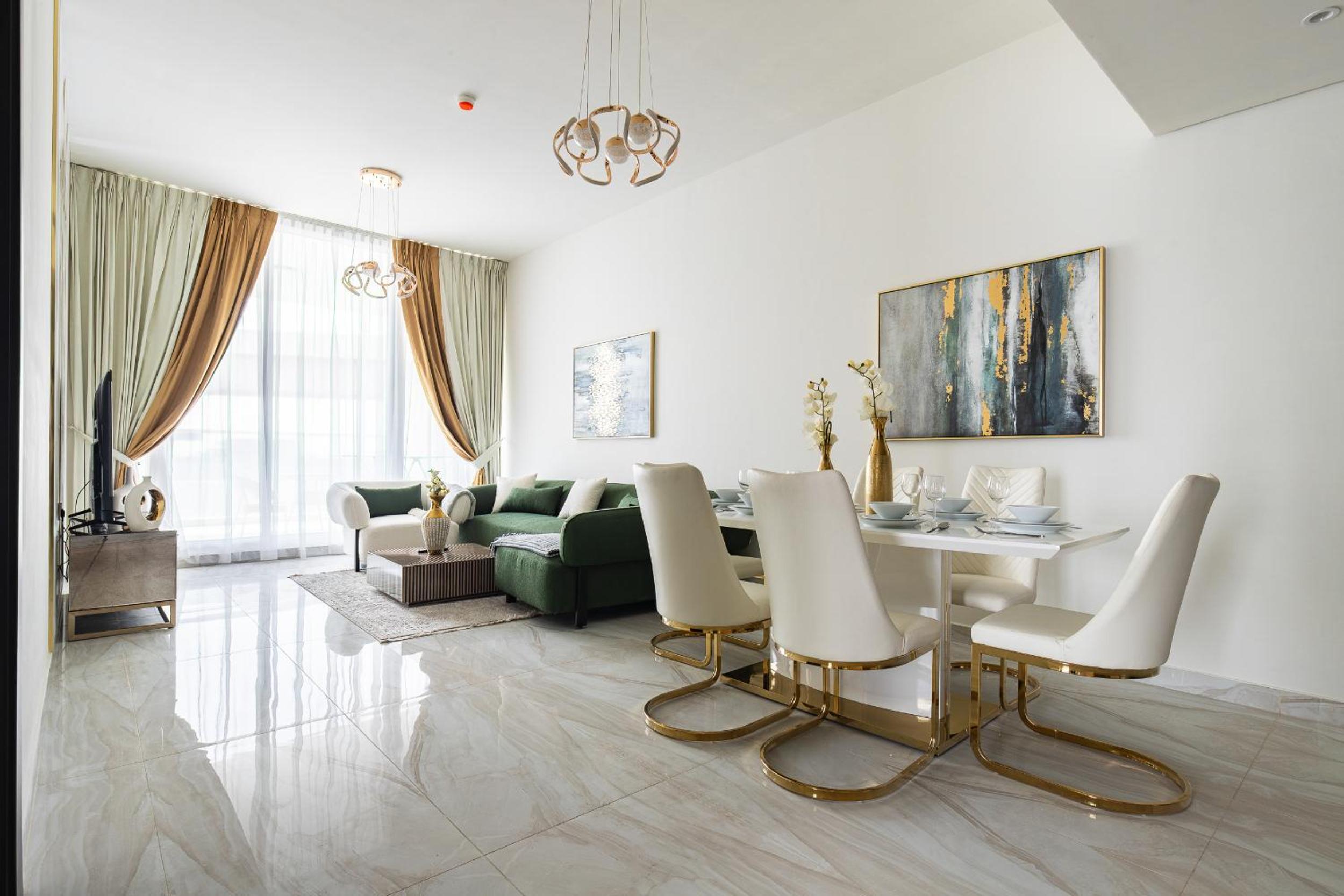 Luxury 3Br Apts with Private Pool in Gemz by Simply Comfort