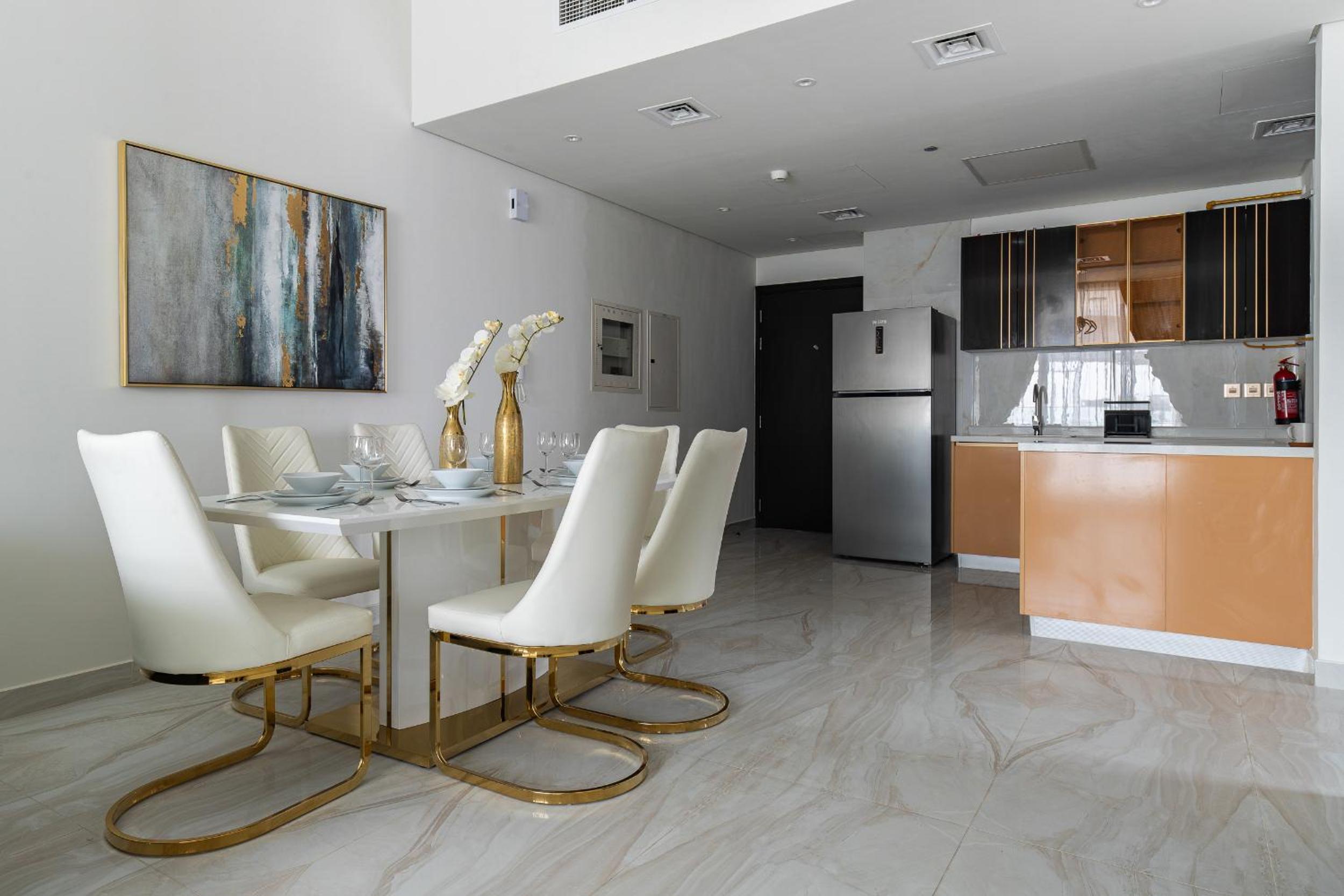 Luxury 3Br Apts with Private Pool in Gemz by Simply Comfort