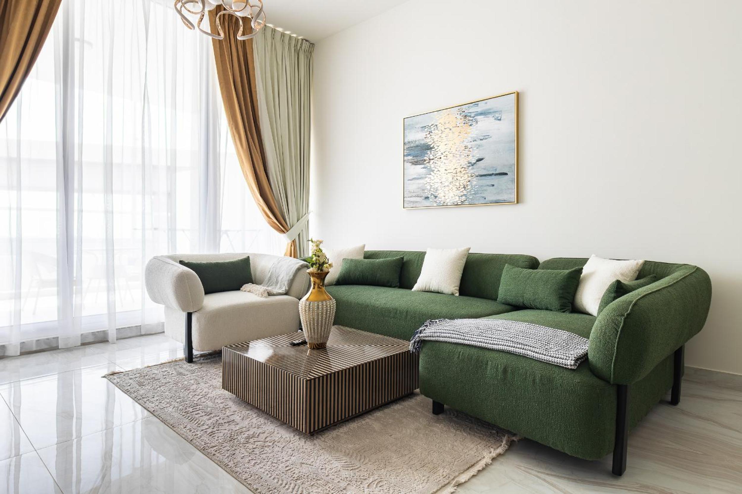 Luxury 3Br Apts with Private Pool in Gemz by Simply Comfort