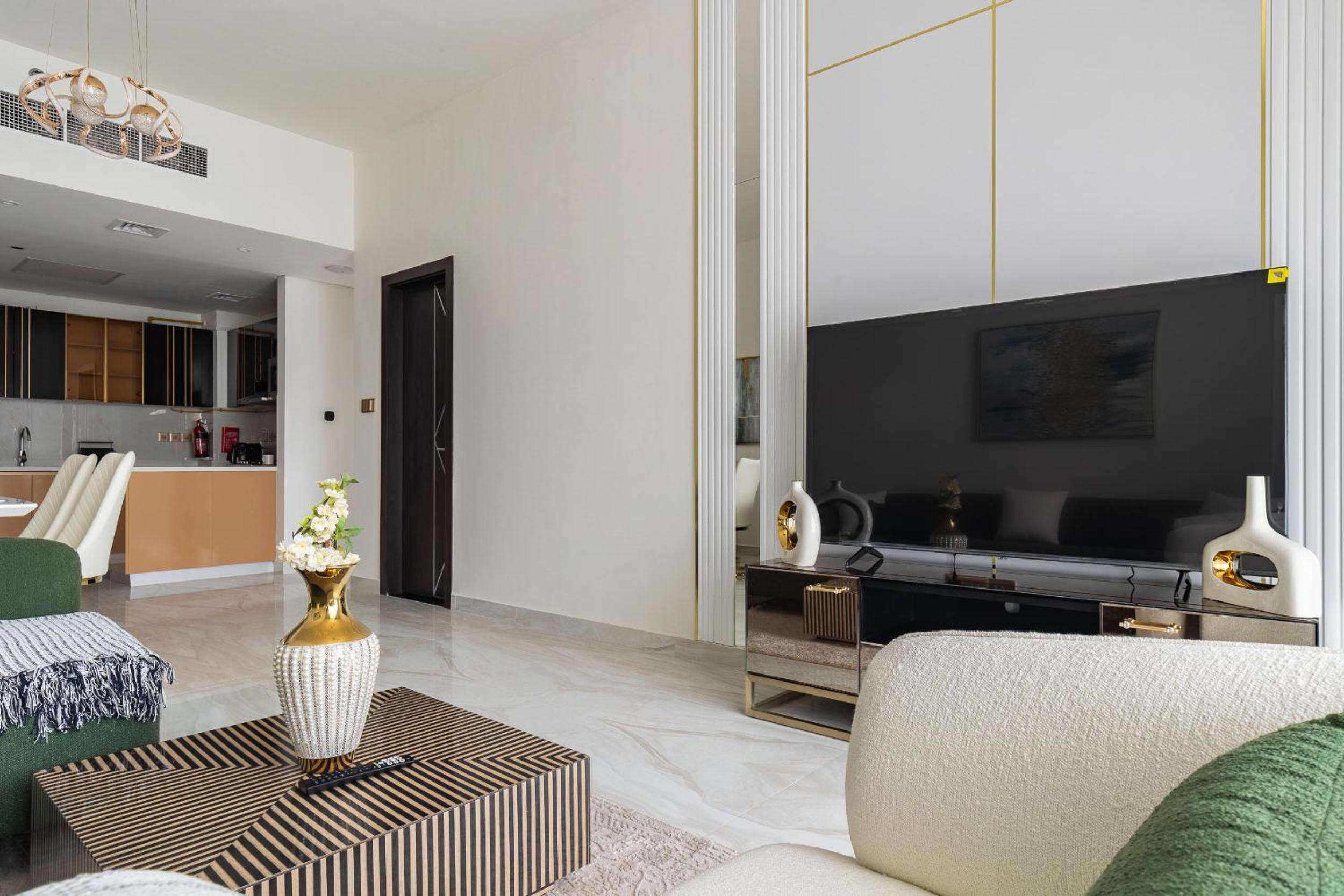 Luxury 3Br Apts with Private Pool in Gemz by Simply Comfort