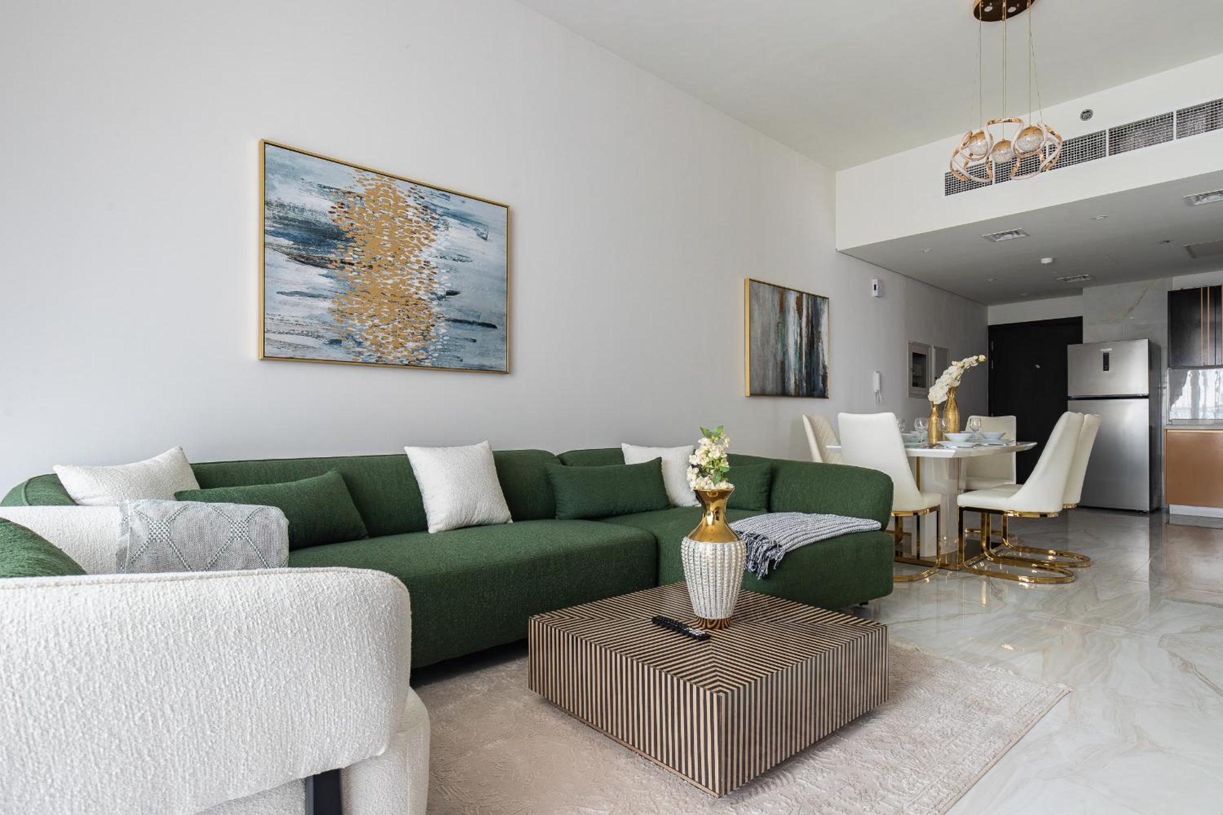 Luxury 3Br Apts with Private Pool in Gemz by Simply Comfort