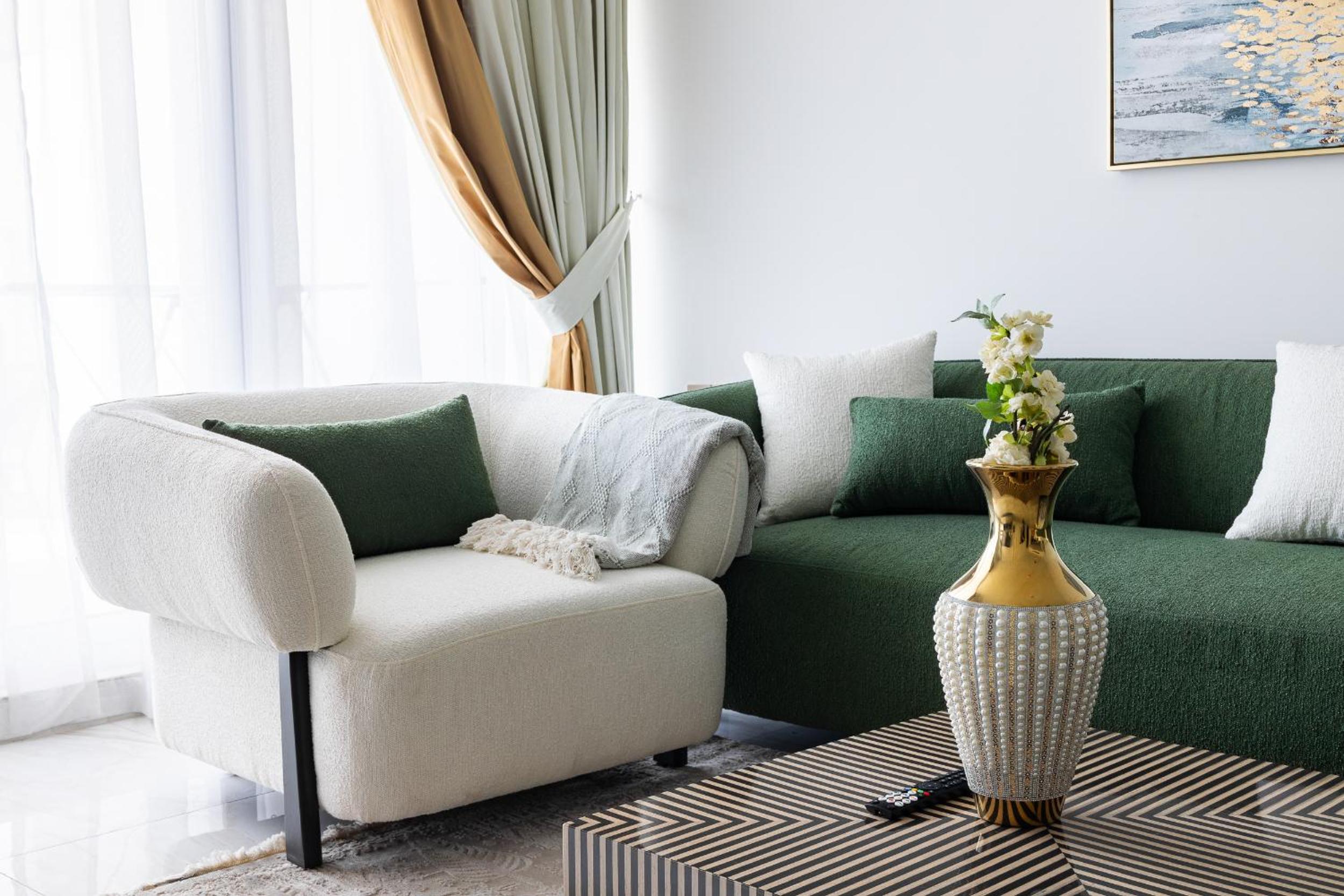 Luxury 3Br Apts with Private Pool in Gemz by Simply Comfort
