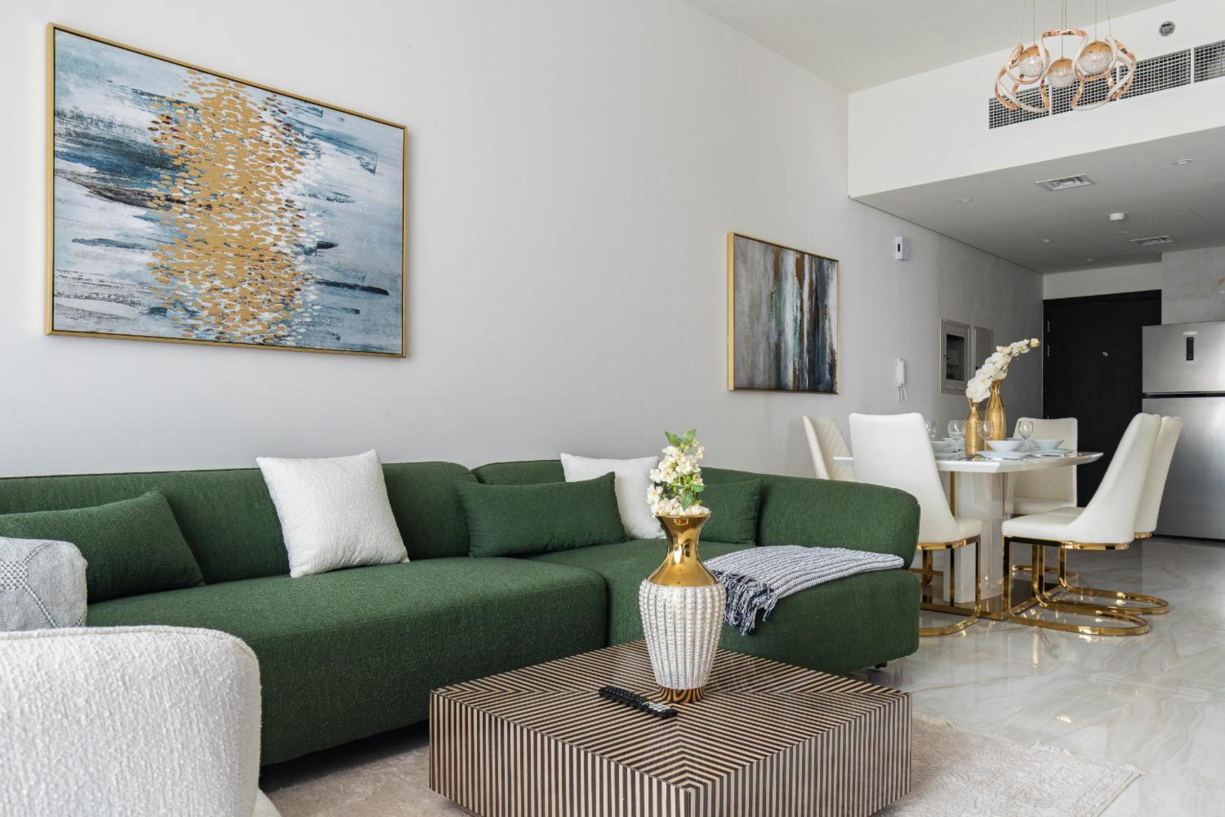 Luxury 3Br Apts with Private Pool in Gemz by Simply Comfort