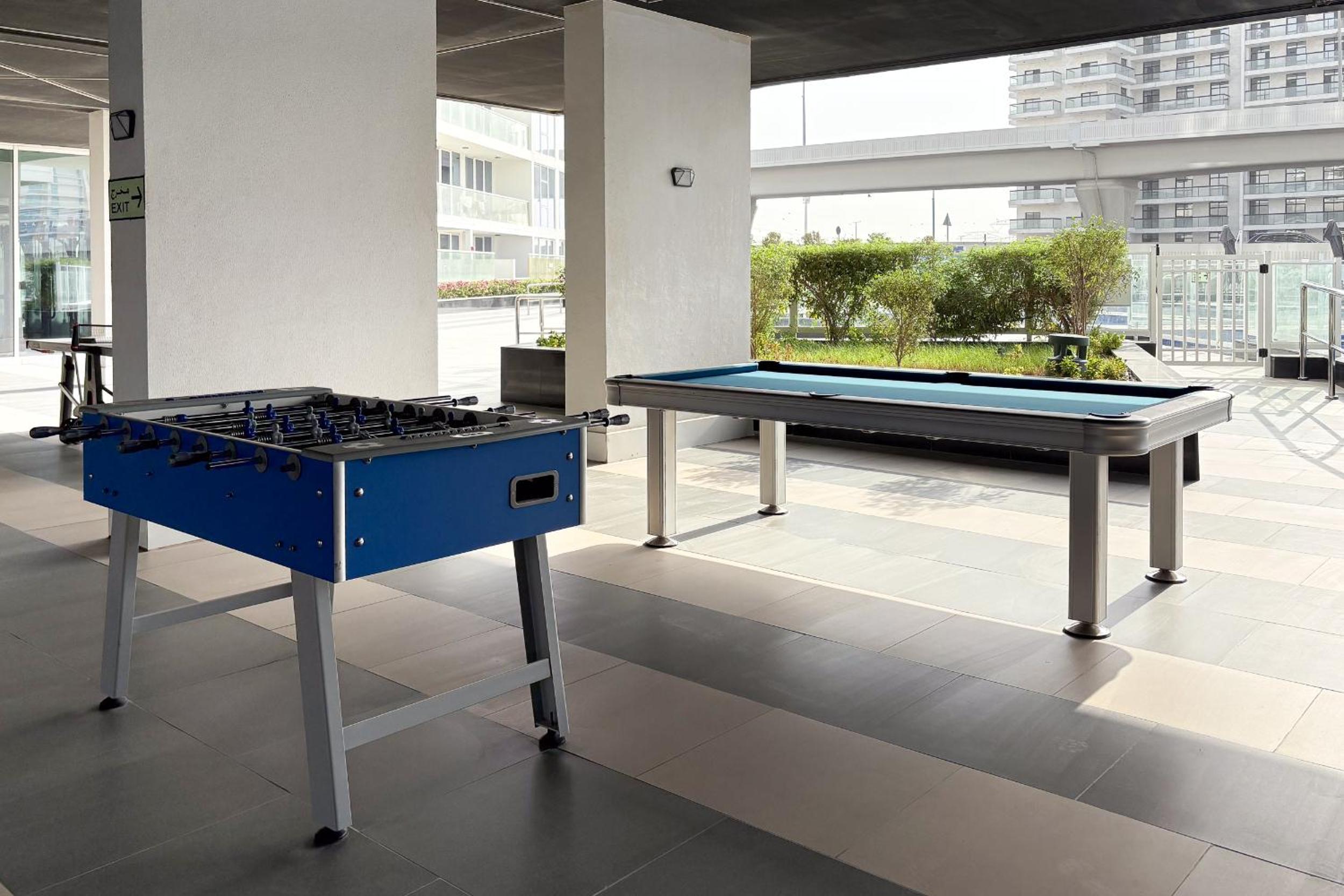 Luxury 3Br Apts with Private Pool in Gemz by Simply Comfort