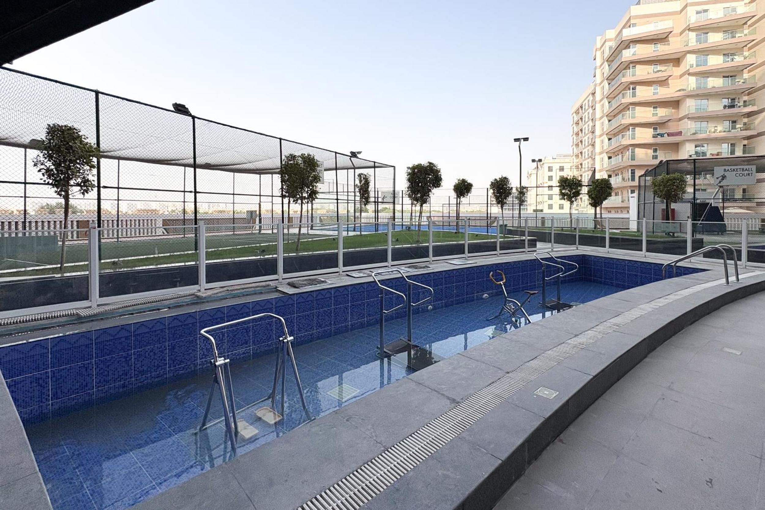 Luxury 3Br Apts with Private Pool in Gemz by Simply Comfort