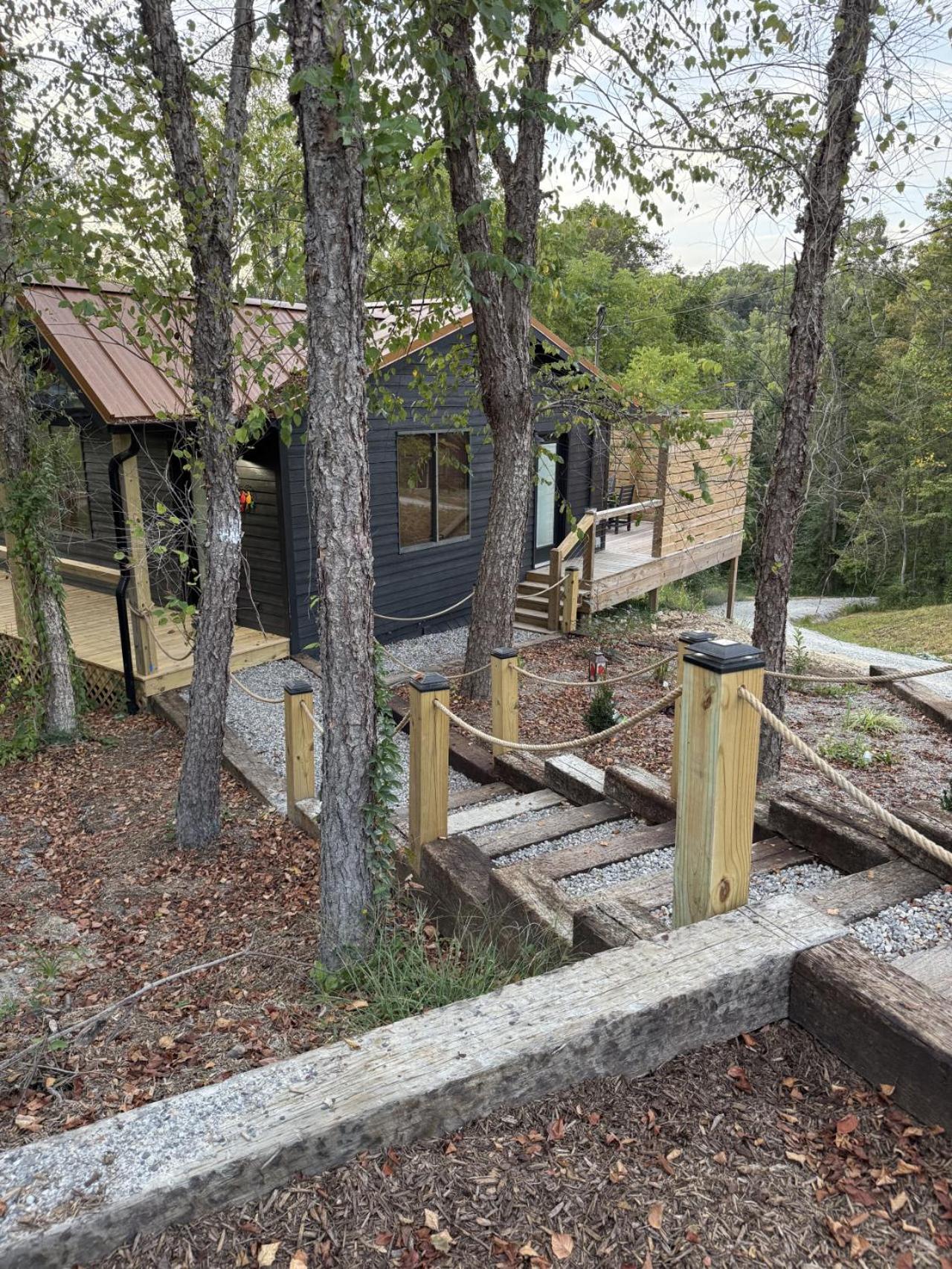 The Brady Retreat Hot tub and pool