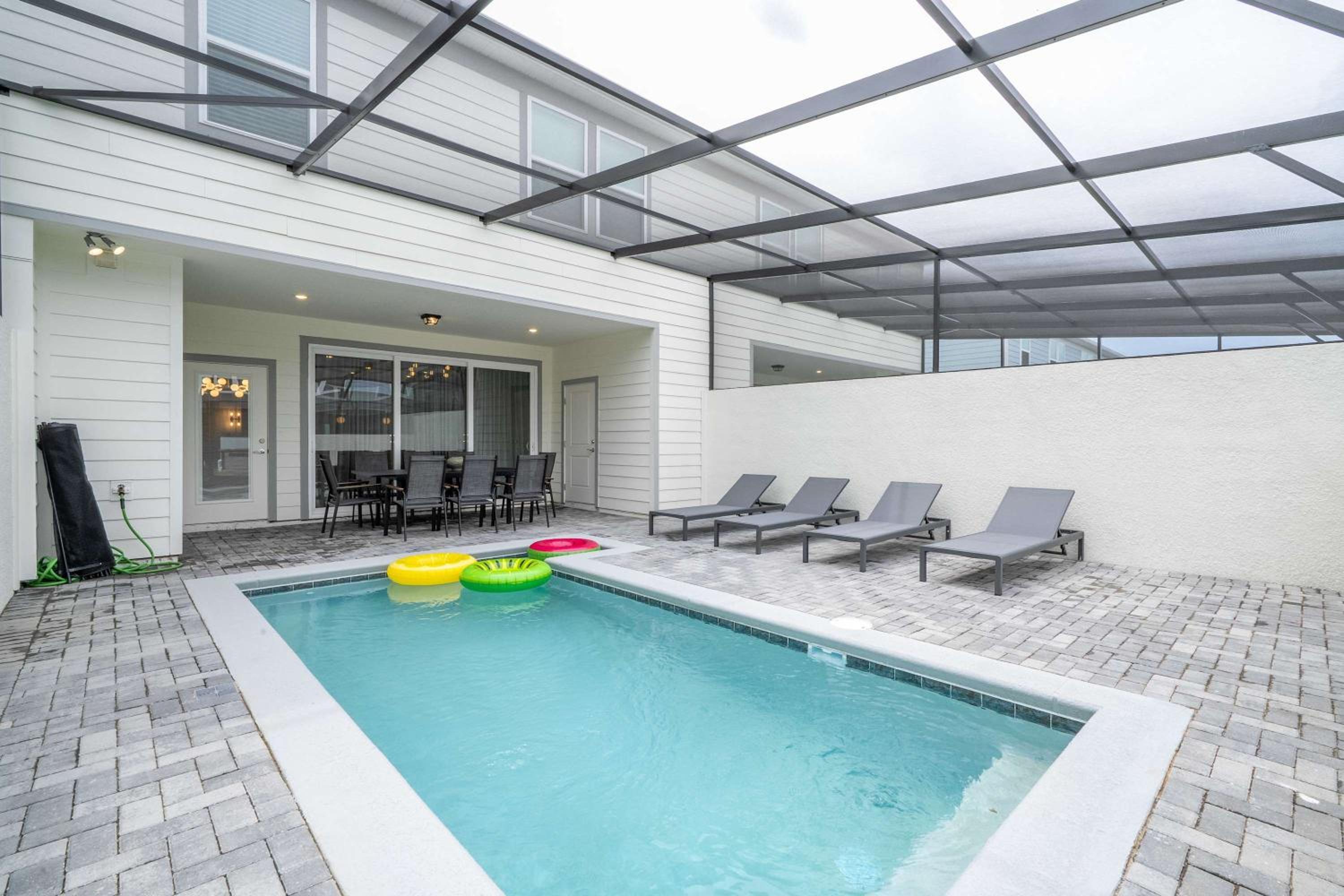 Upstay Family Fun 5BR Retreat w Pool & Games Room