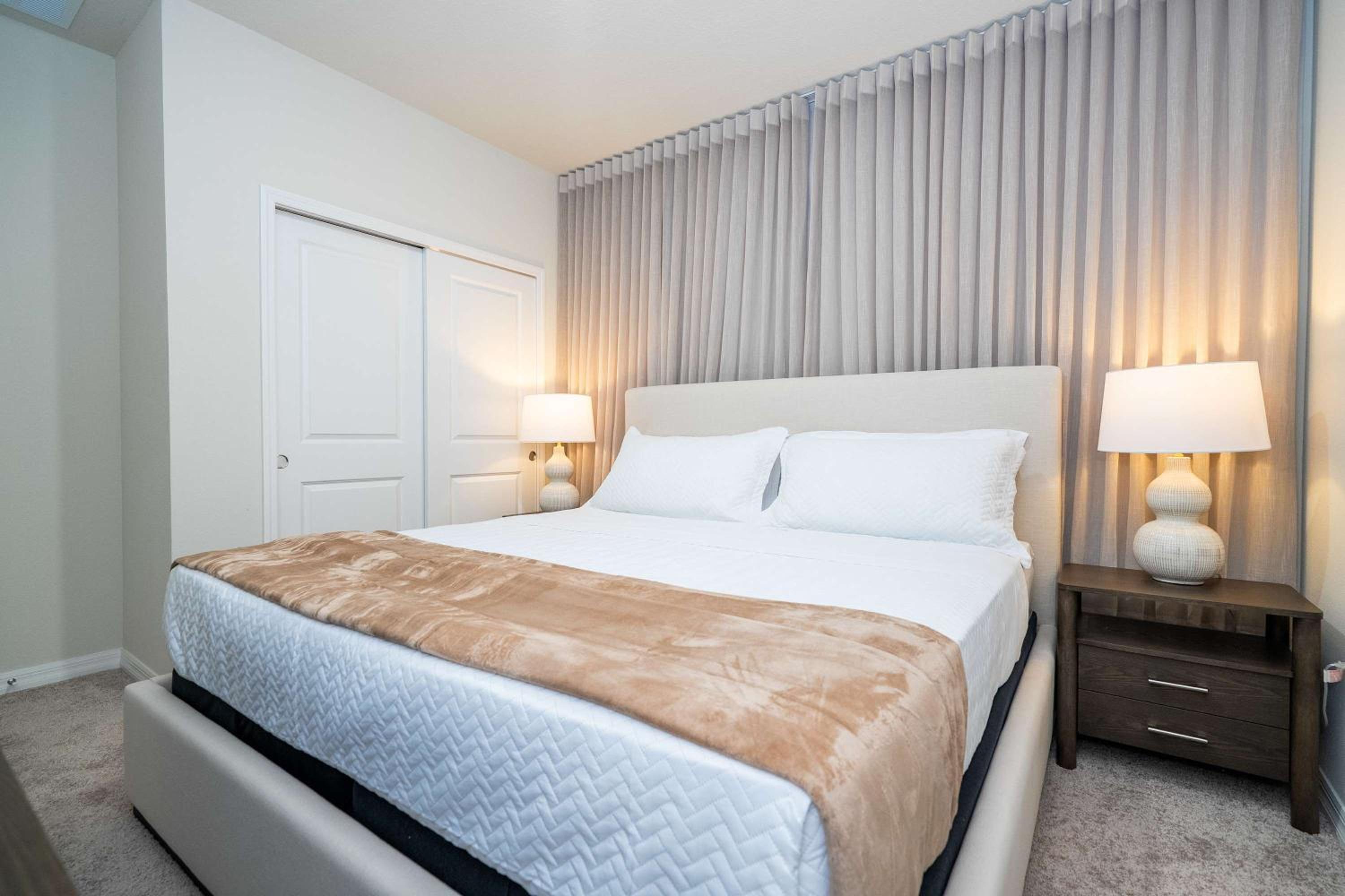 Upstay Family Fun 5BR Retreat w Pool & Games Room