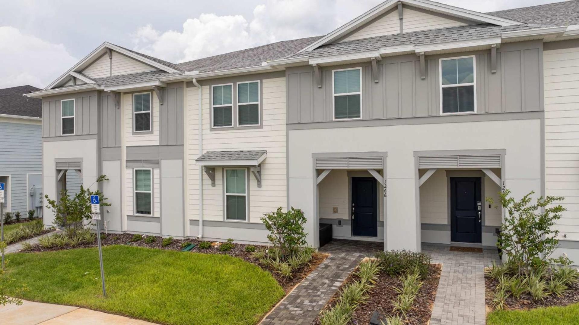 Upstay Family Fun 5BR Retreat w Pool & Games Room