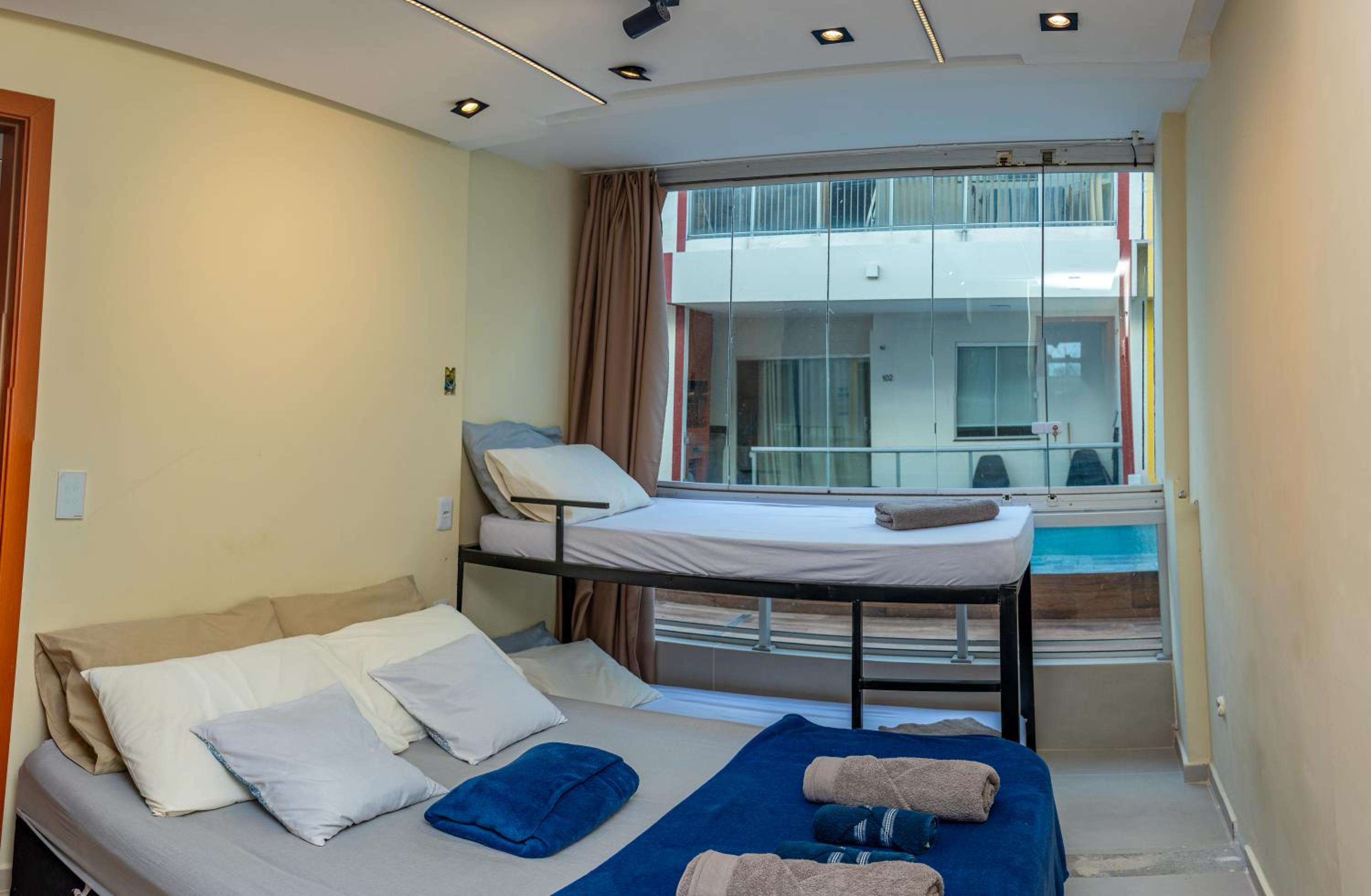 Apartamento c/ 2 quartos a 400m Praia do Atalaia