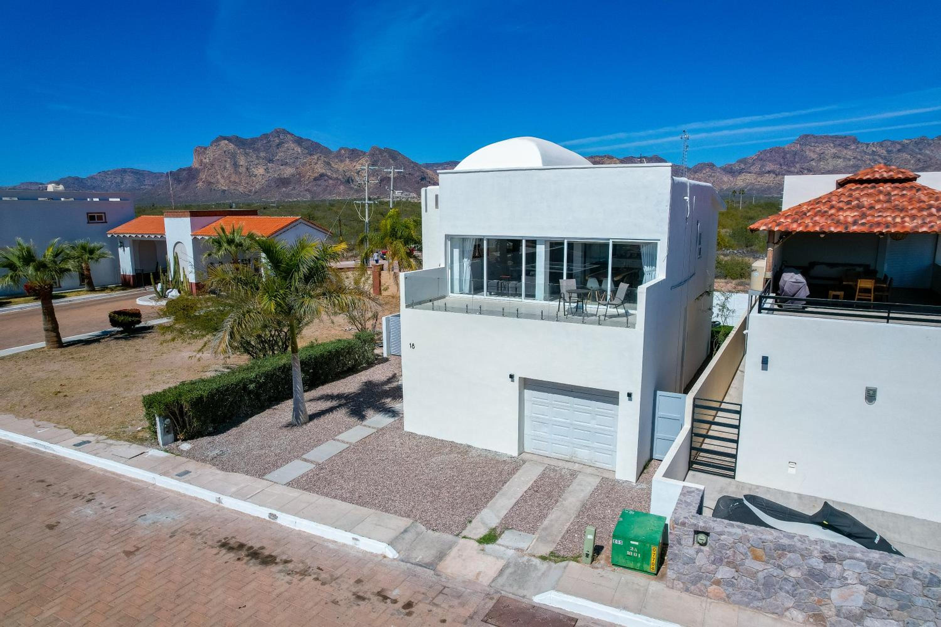 Dome Getaway - Pool, Ocean View & Beach Access