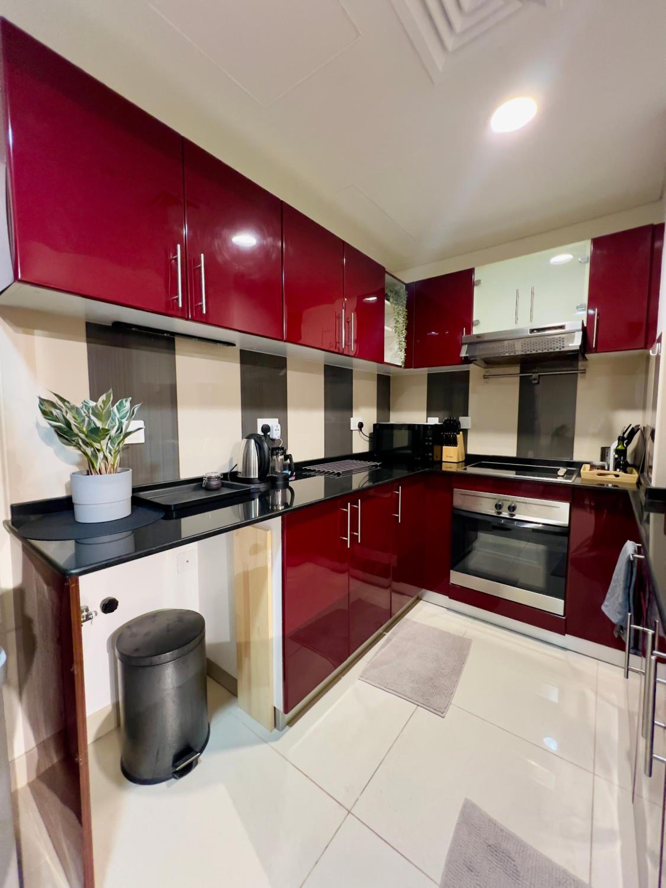 Dubai Marina Modern 1 Bedroom Apartment - steps to tram & Marina Walk