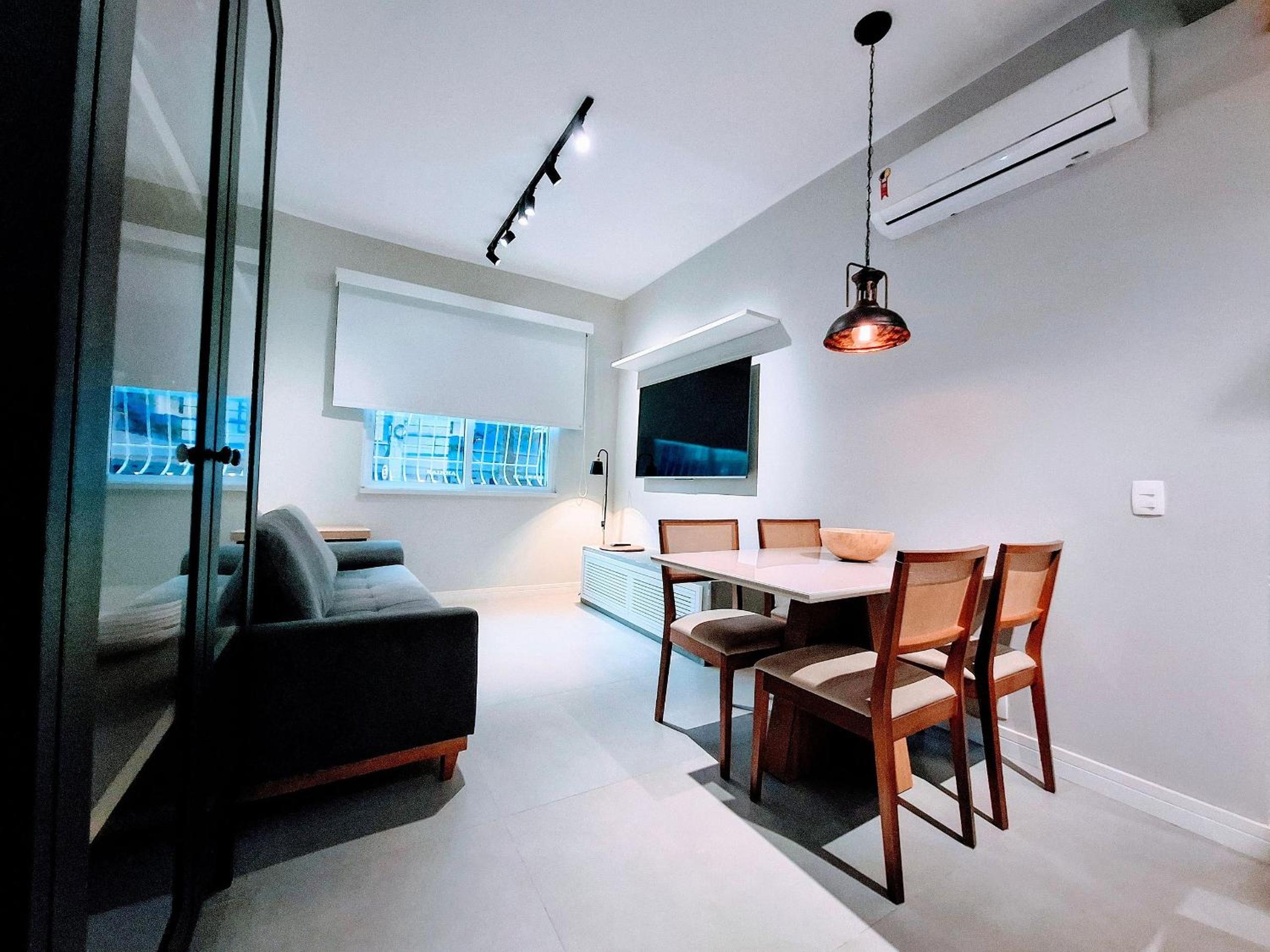 Design, Coziness and 4 guests at Leblon