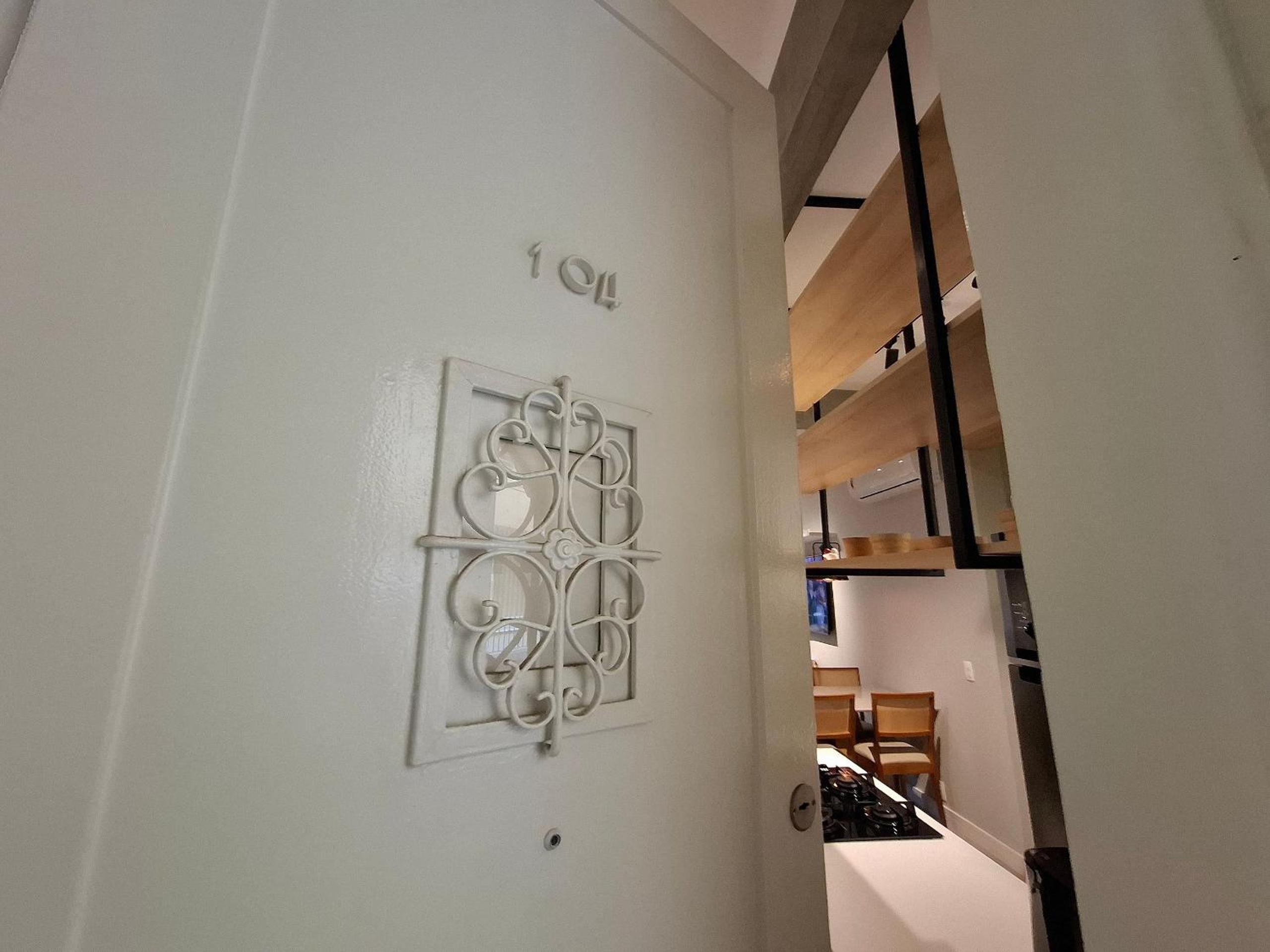 Design, Coziness and 4 guests at Leblon